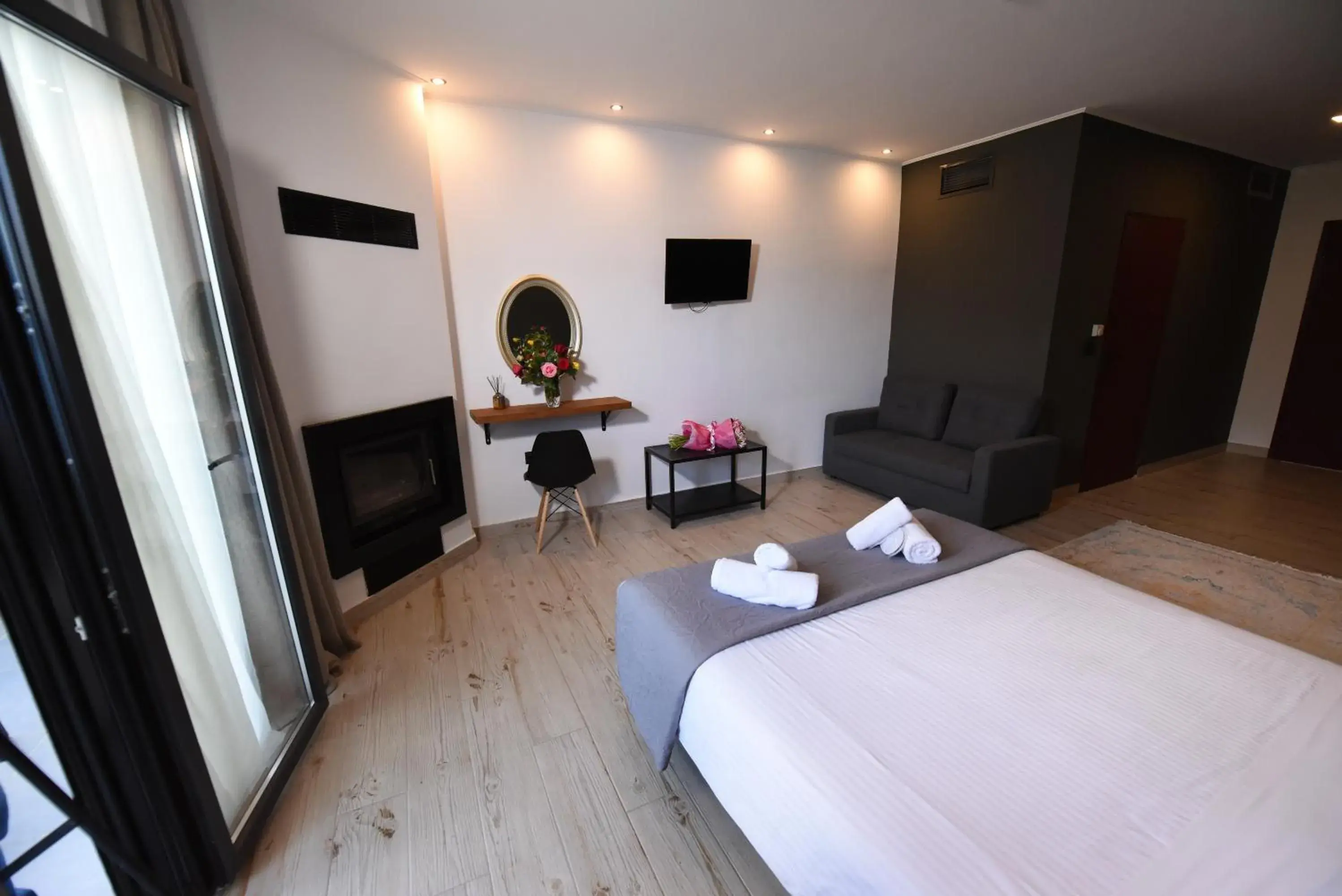 Superior Room with Fireplace in Hotel Koferita Superior Room with Fireplace in Hotel Koferita