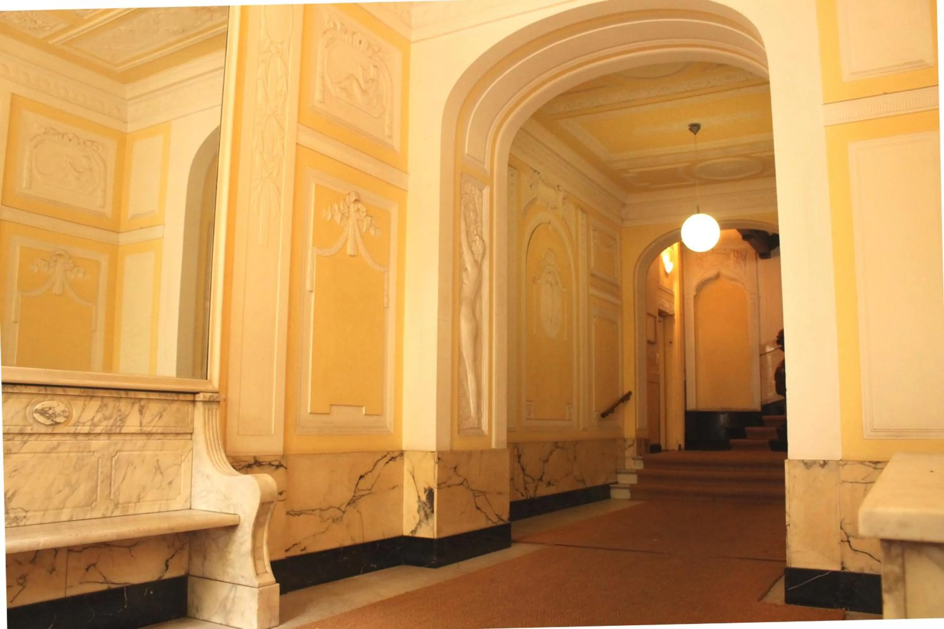 Facade/entrance in Hotel-Maison Am Olivaer Platz