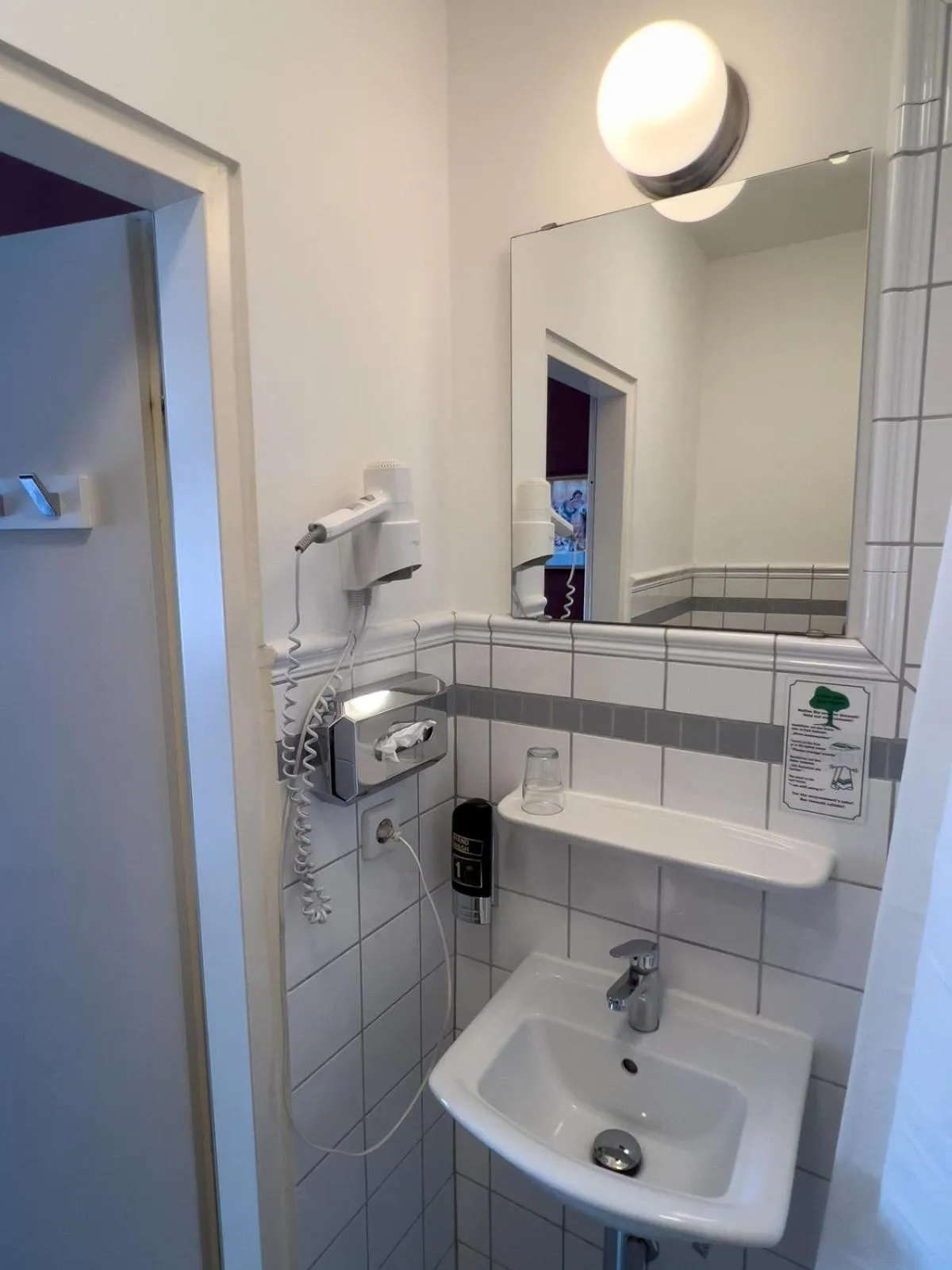 Bathroom in Hotel-Maison Am Olivaer Platz