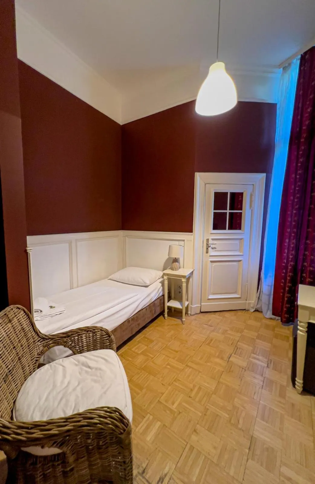 Bed in Hotel-Maison Am Olivaer Platz