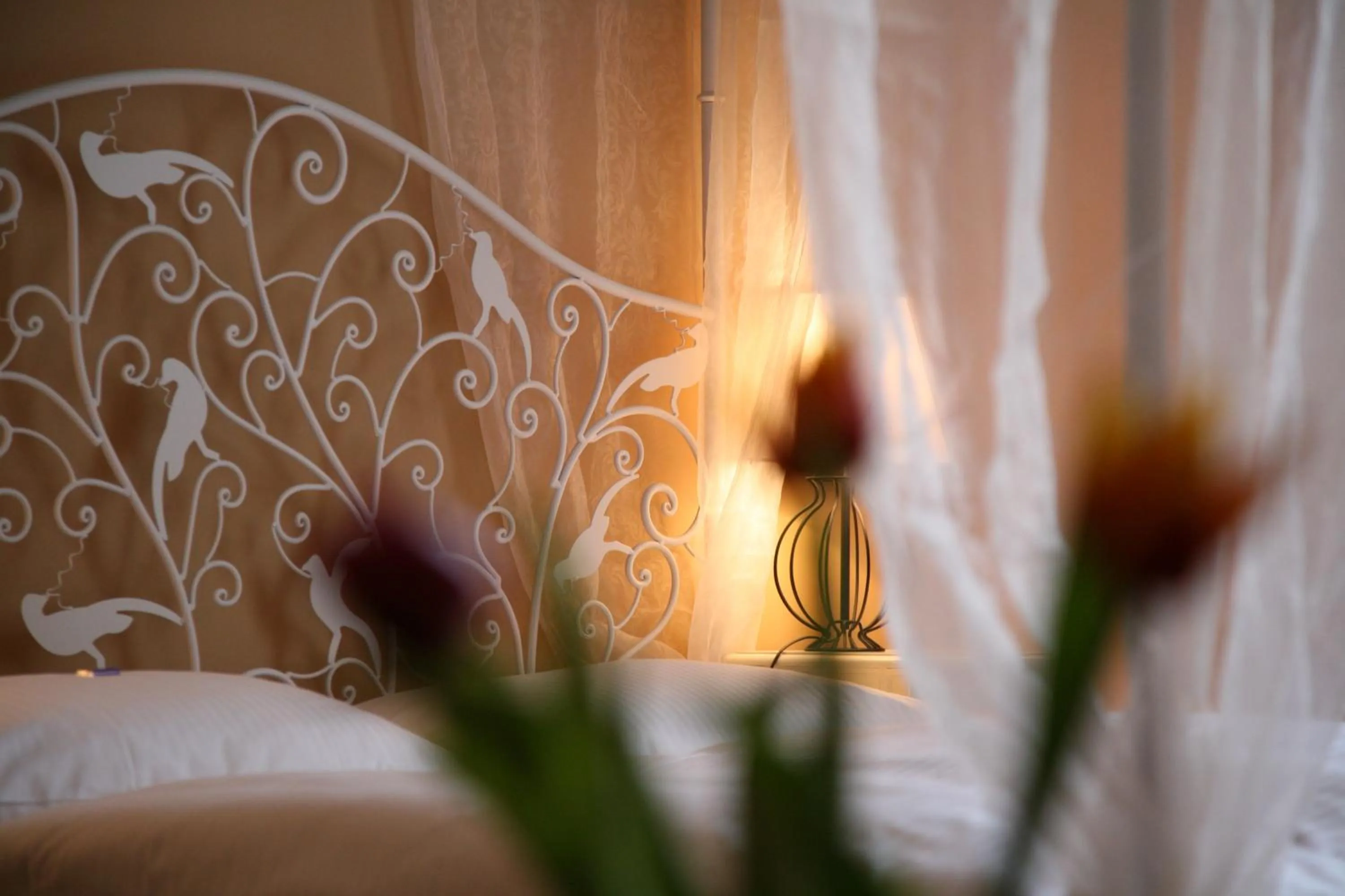 Decorative detail, Bed in Hotel-Maison Am Olivaer Platz