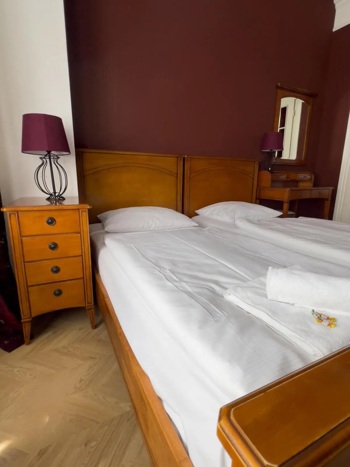 Bed in Hotel-Maison Am Olivaer Platz