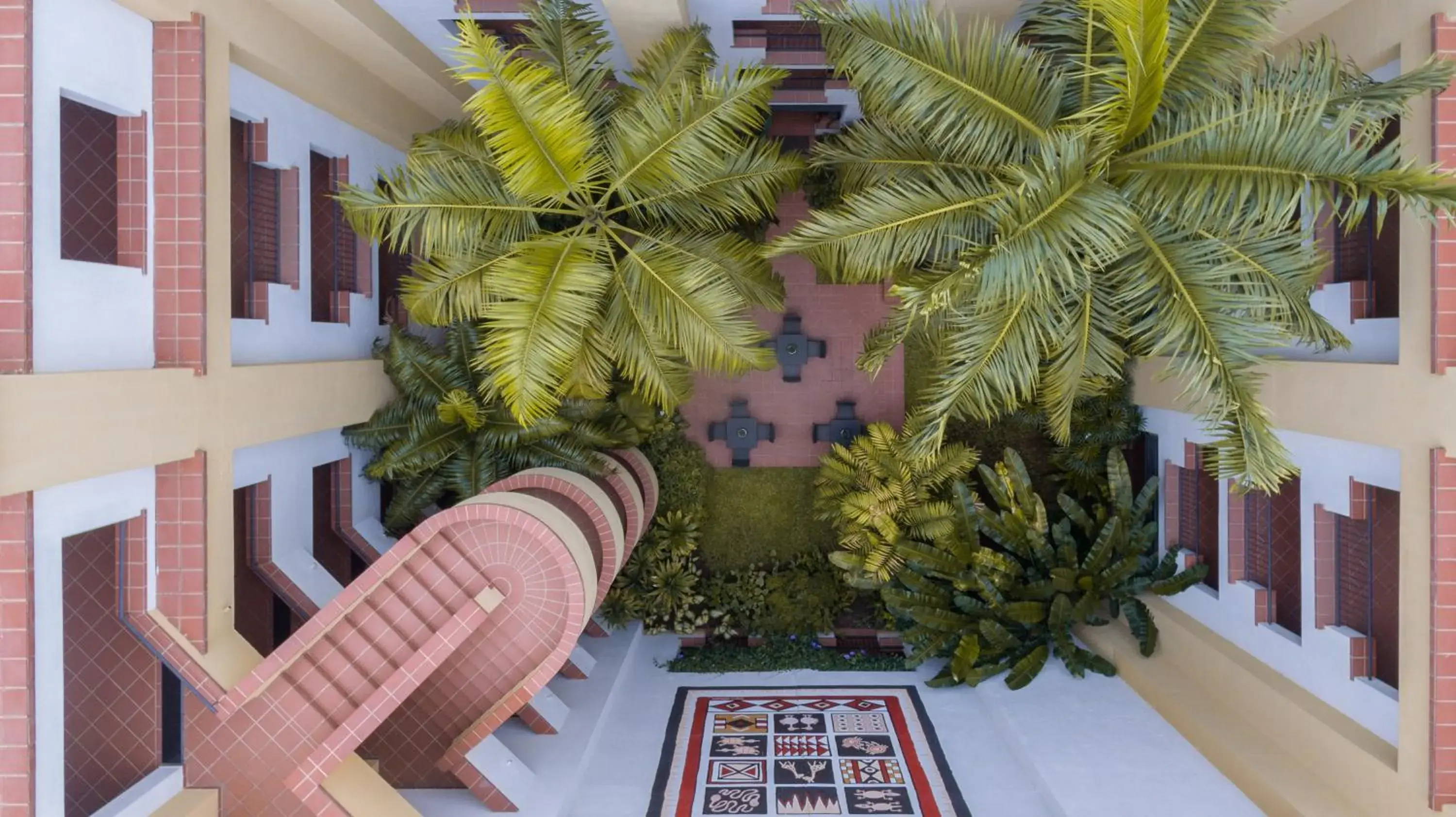 Garden view in Sea Cliff Court Hotel & Luxury Apartments Garden view in Sea Cliff Court Hotel & Luxury Apartments