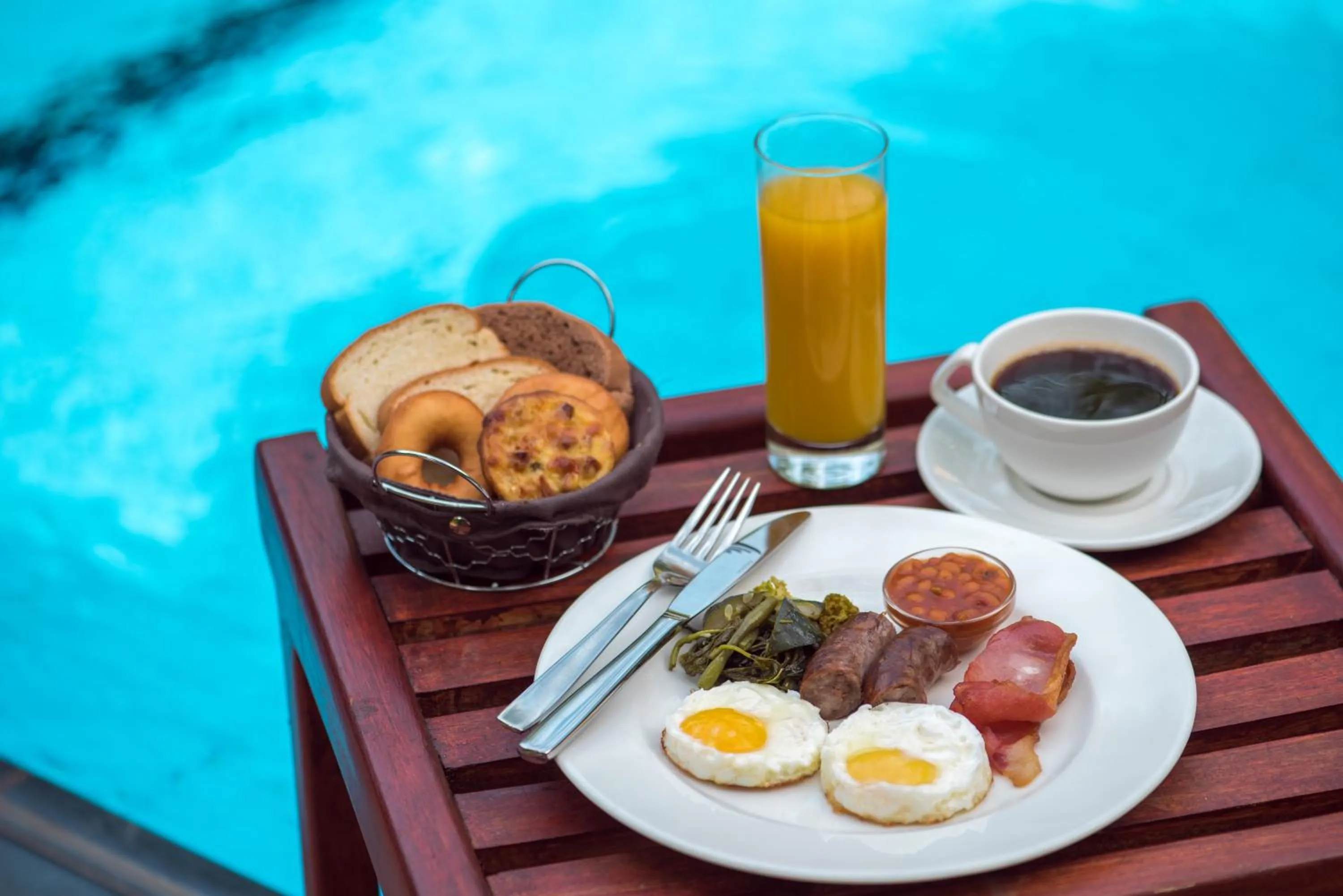 Swimming pool in Sea Cliff Court Hotel & Luxury Apartments