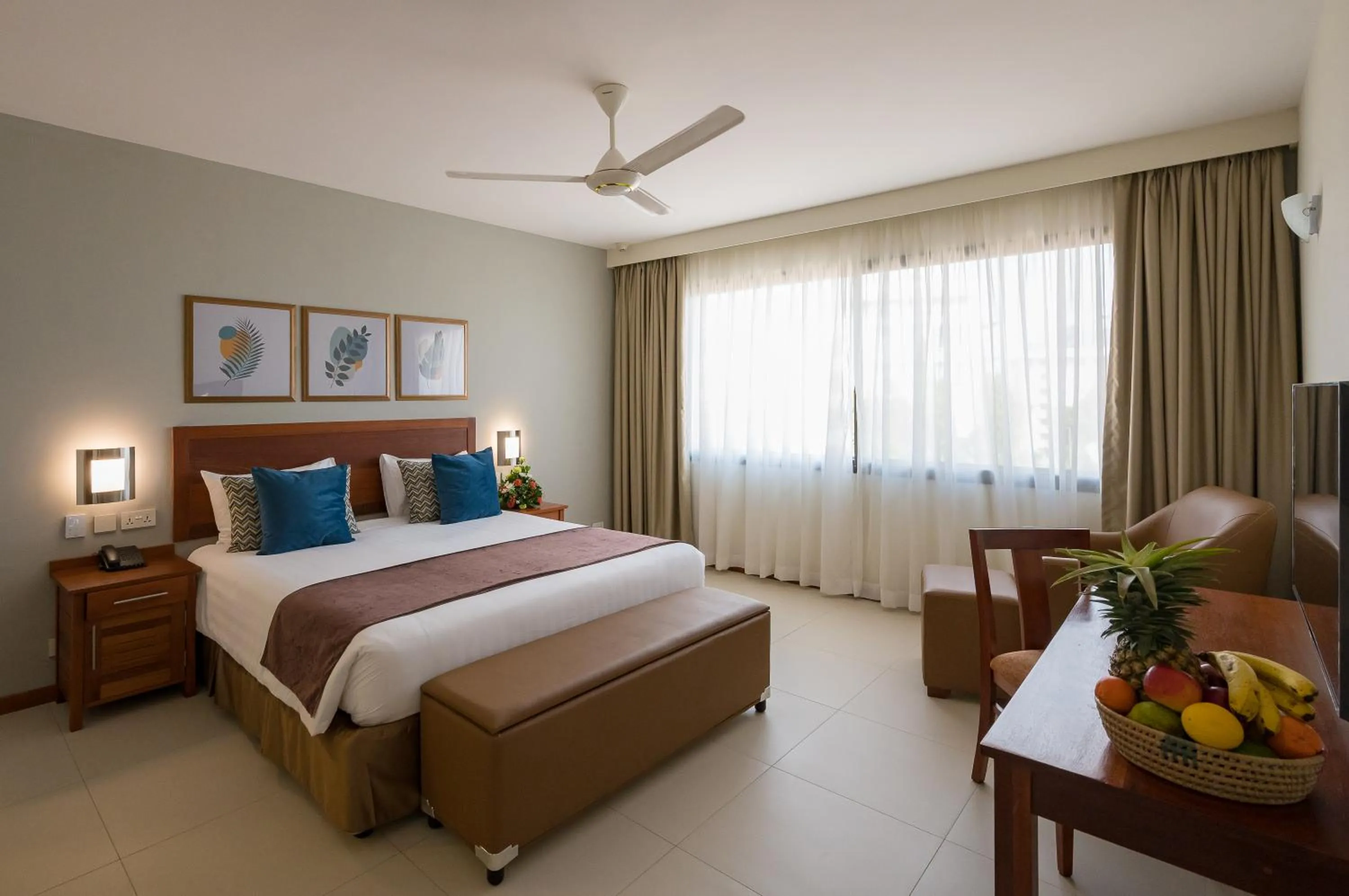 Photo of the whole room, Bed in Sea Cliff Court Hotel & Luxury Apartments