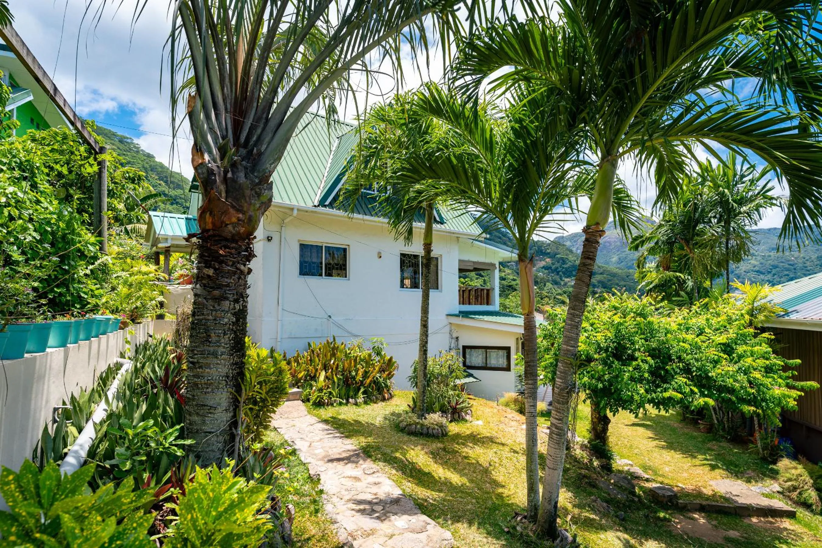 Property building in Lemongrass Lodge