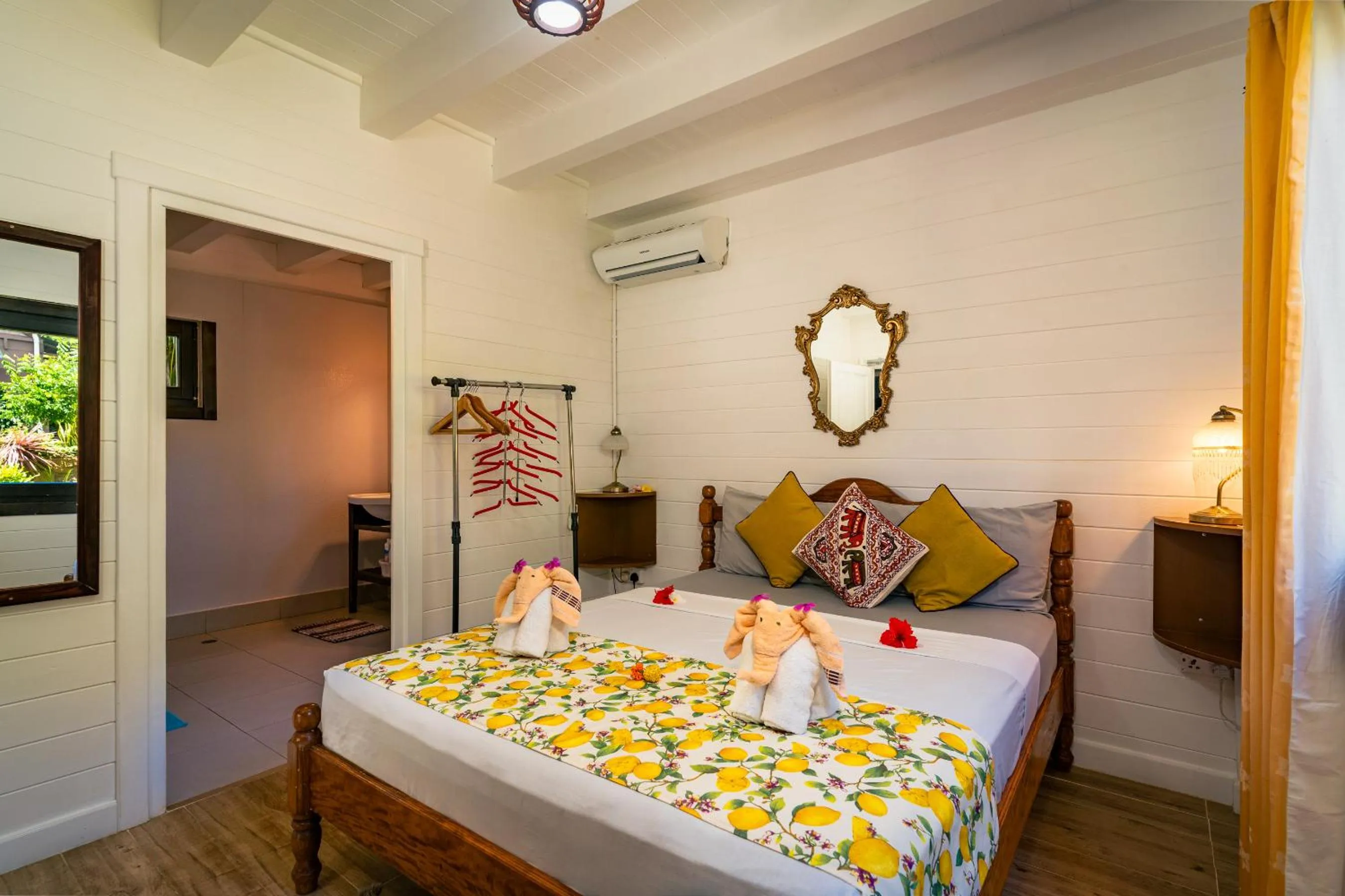 Bed in Lemongrass Lodge