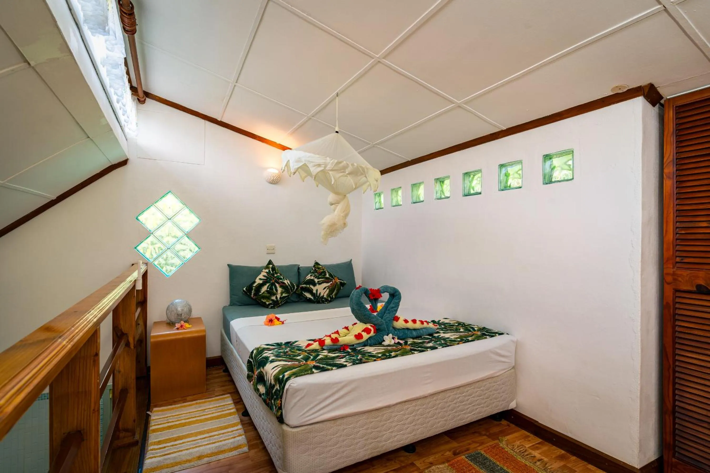 Bed in Lemongrass Lodge