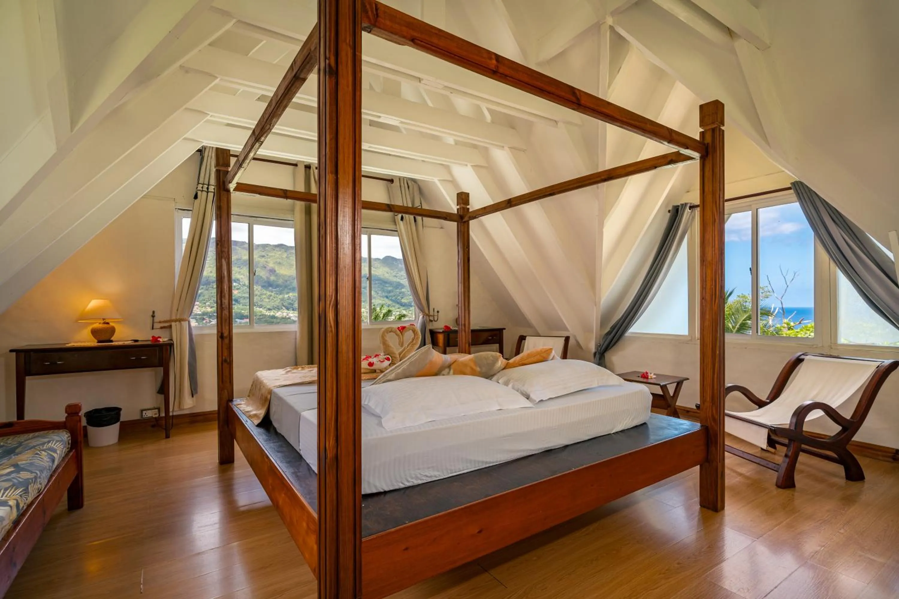 Bed in Lemongrass Lodge
