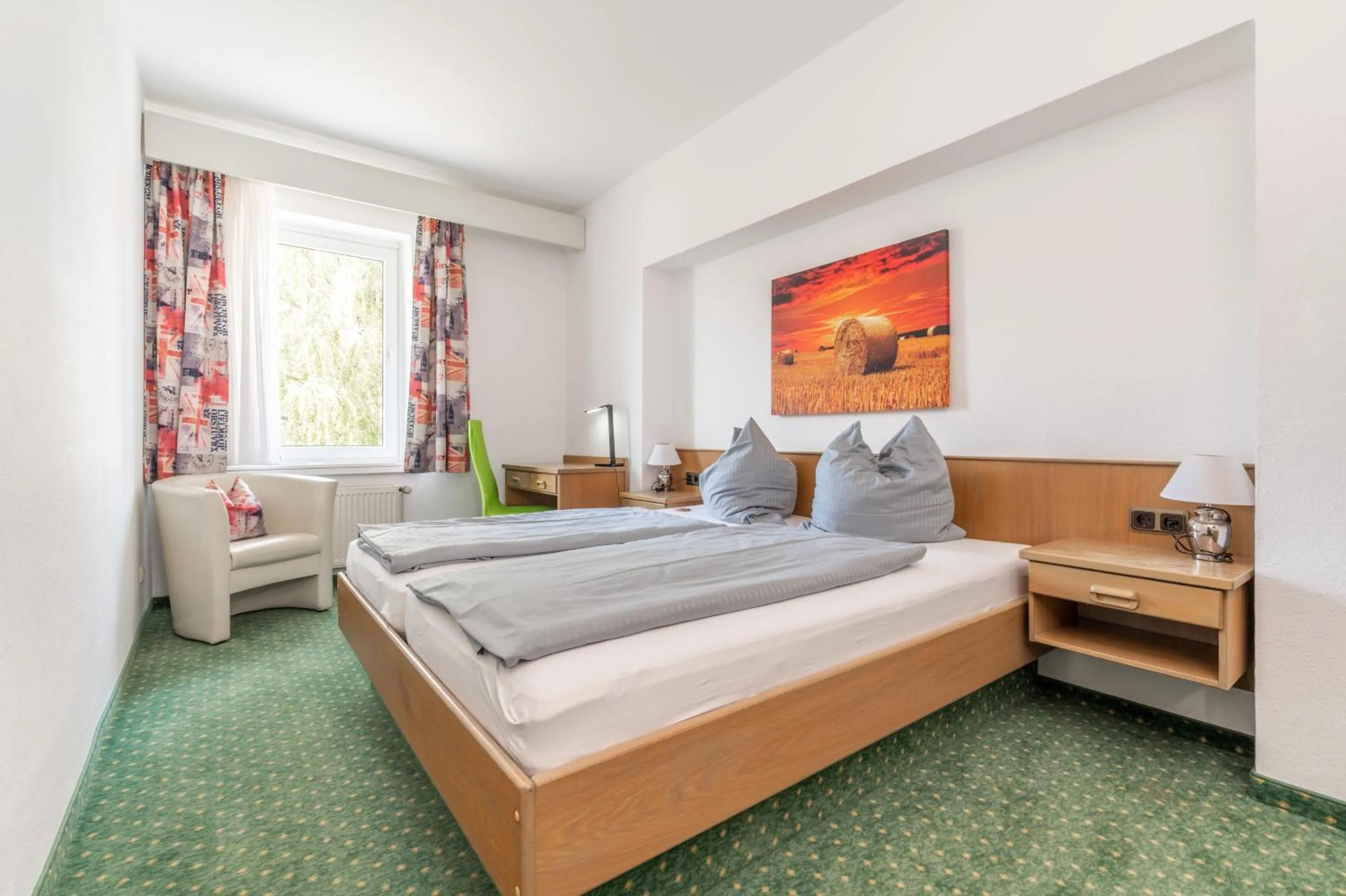 Bedroom, Bed in Hotel Kniestedter Hof