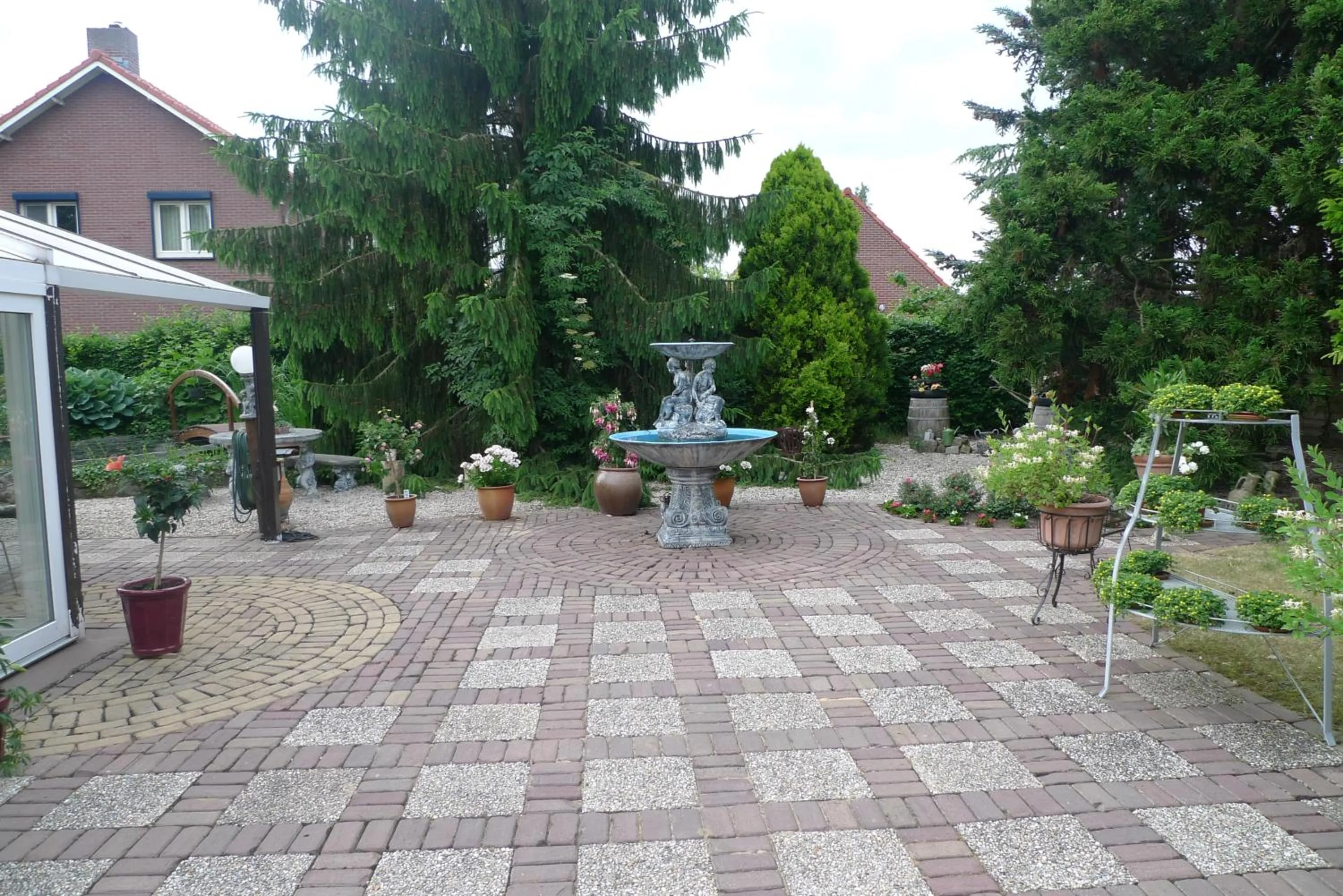 Garden in B&B De Kleine Wijngaard