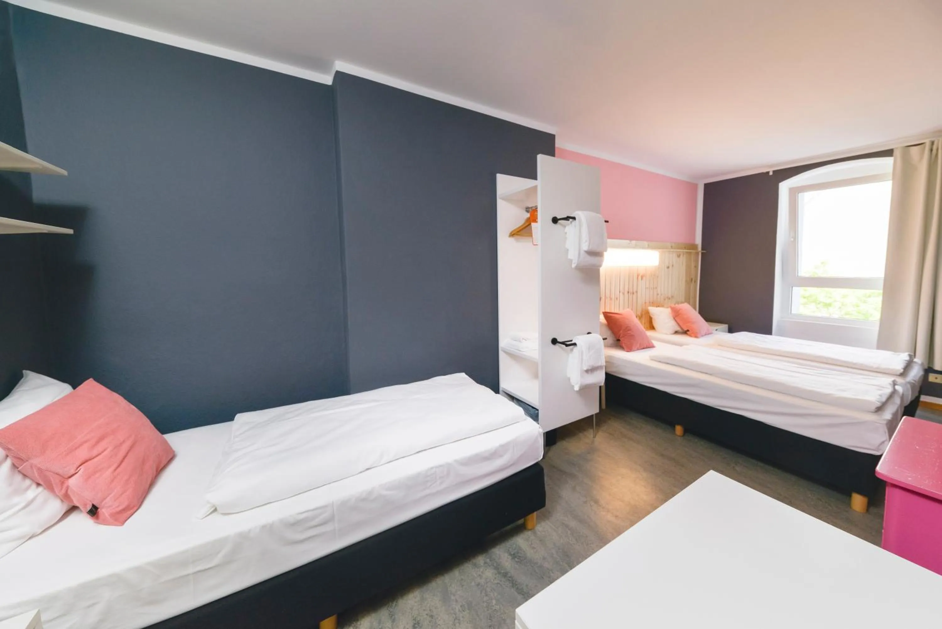 Bedroom, Bed in Old Town Hostel