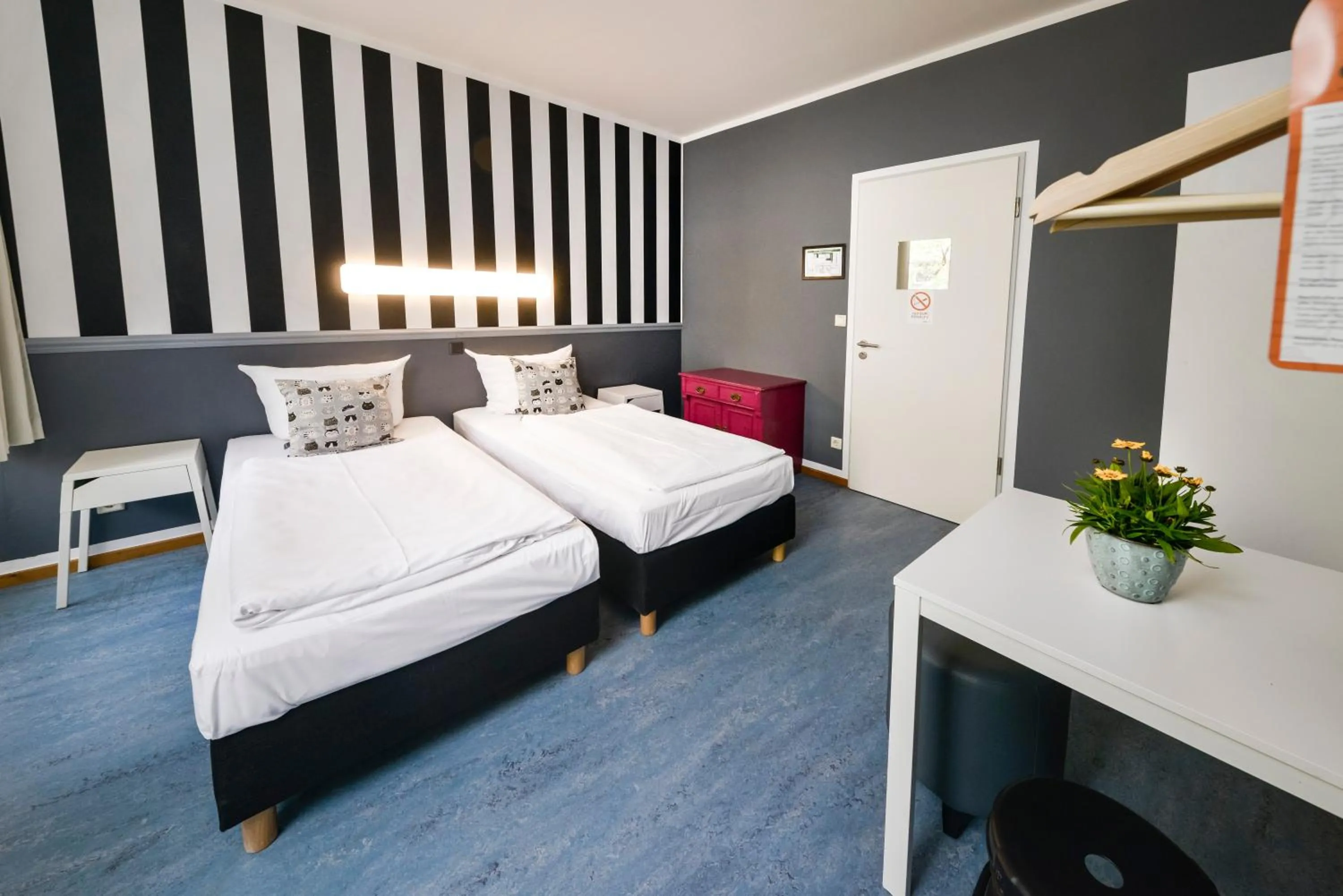 Bedroom, Bed in Old Town Hostel