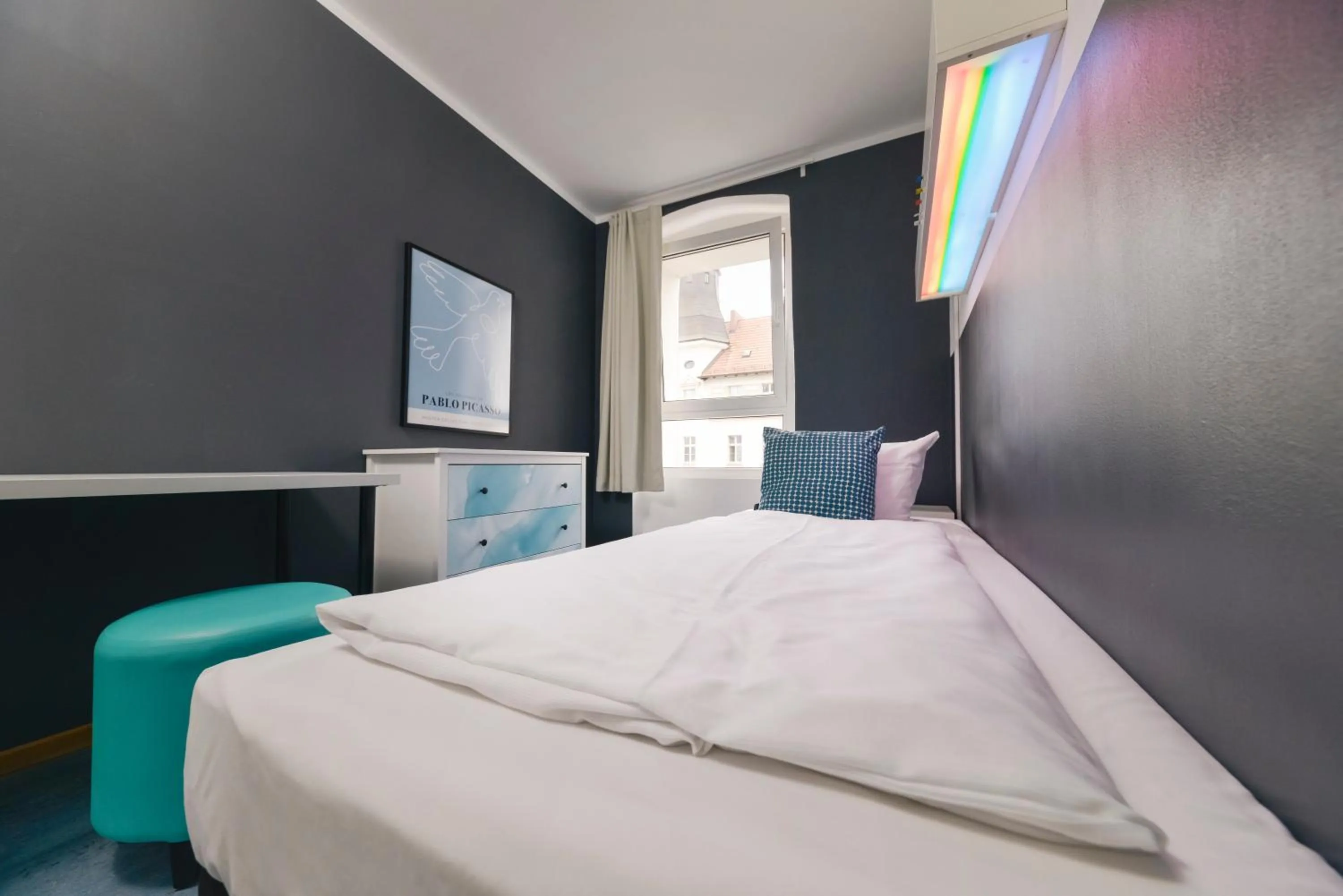 Bedroom, Bed in Old Town Hostel