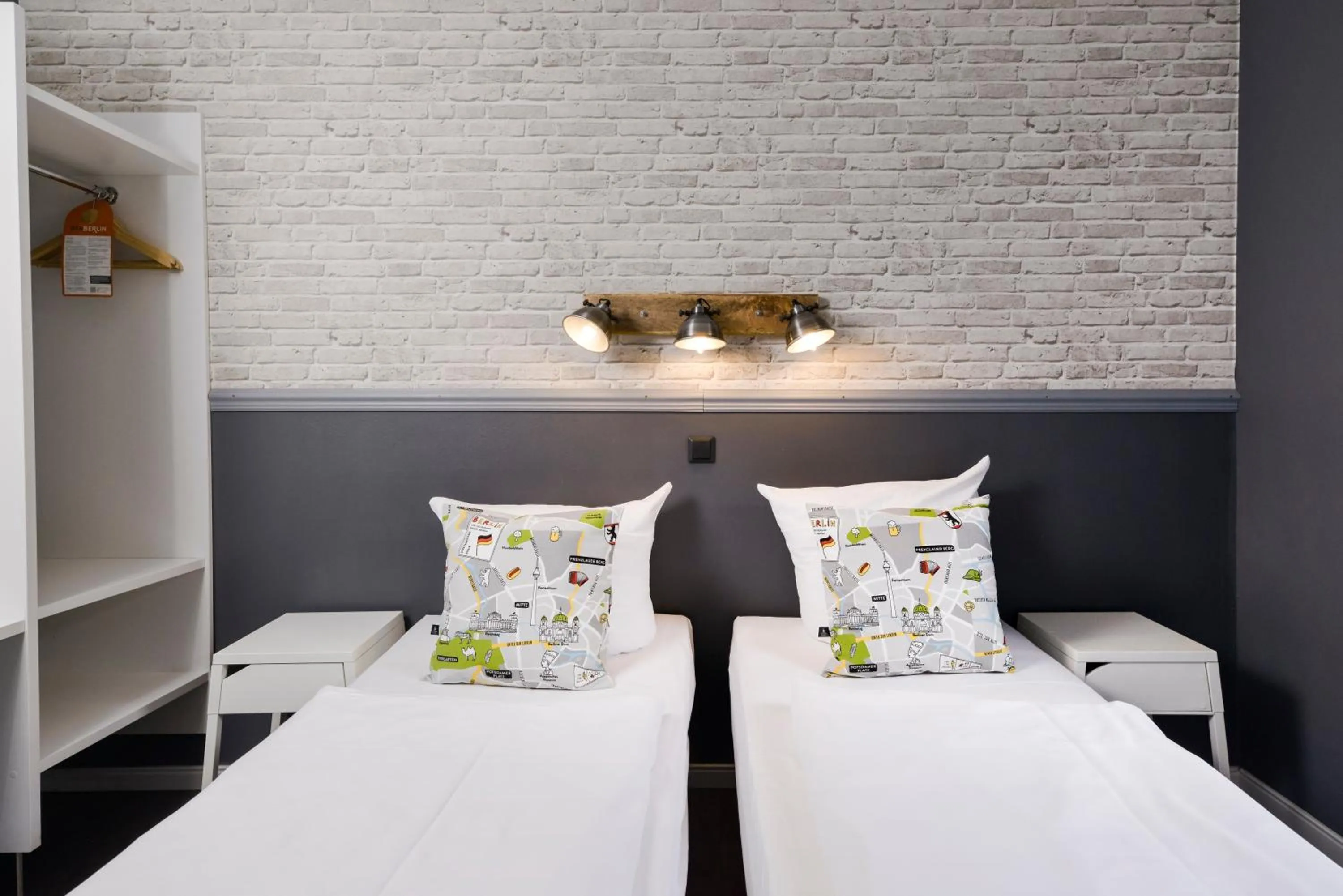 Bedroom, Bed in Old Town Hostel