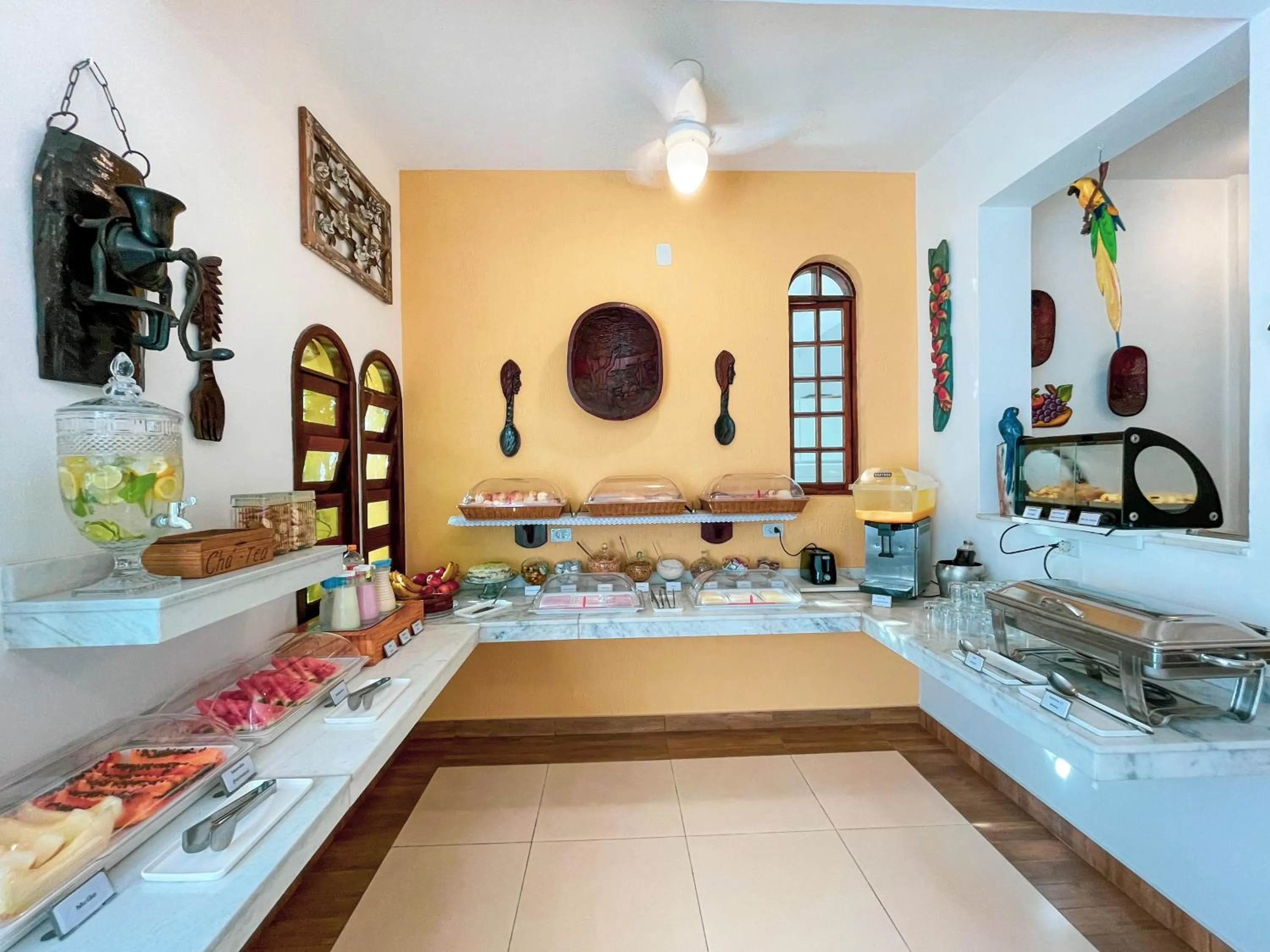 Buffet breakfast in Hotel Parque Atlântico