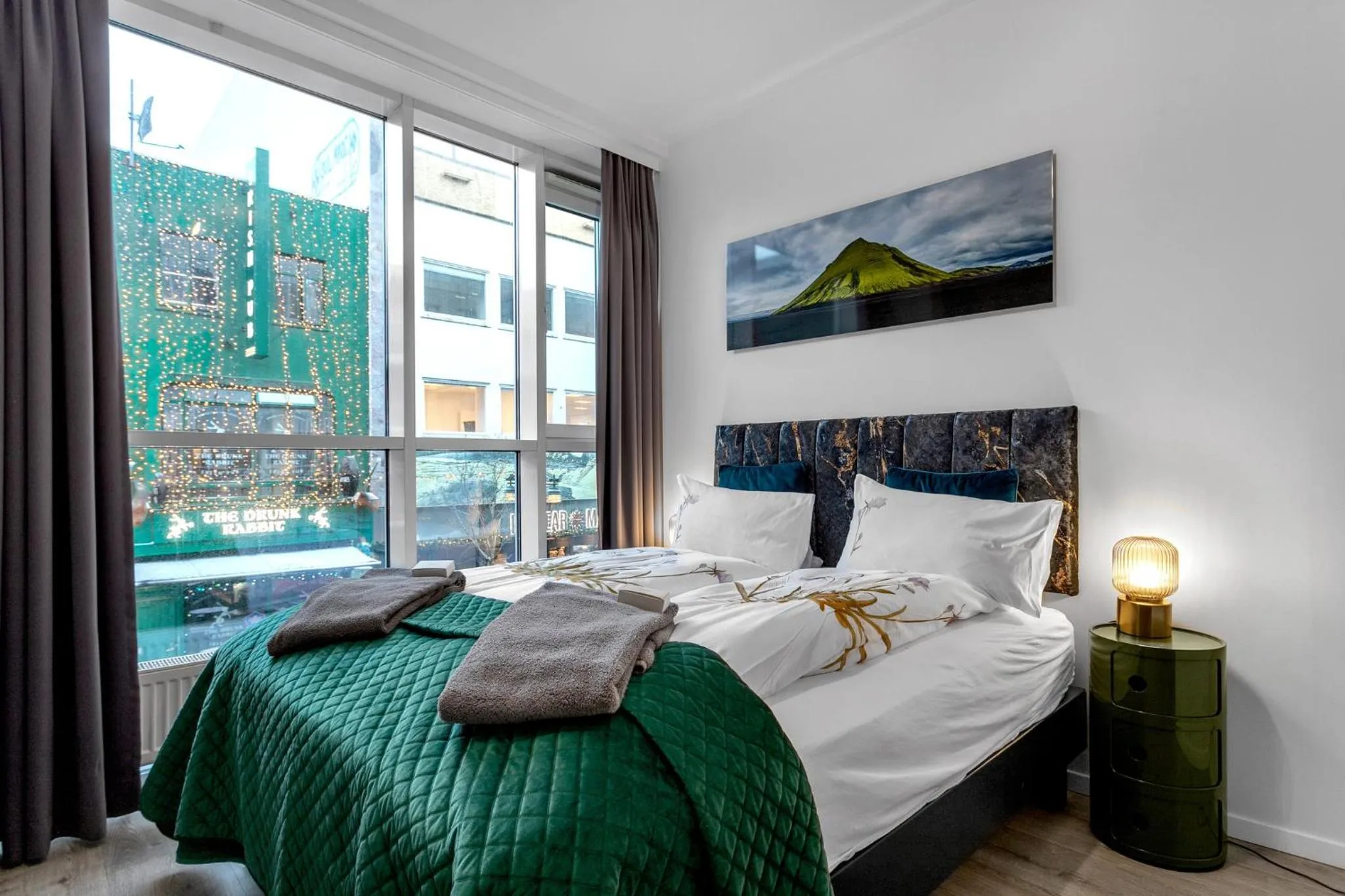 Bedroom, Bed in City Center Hotel