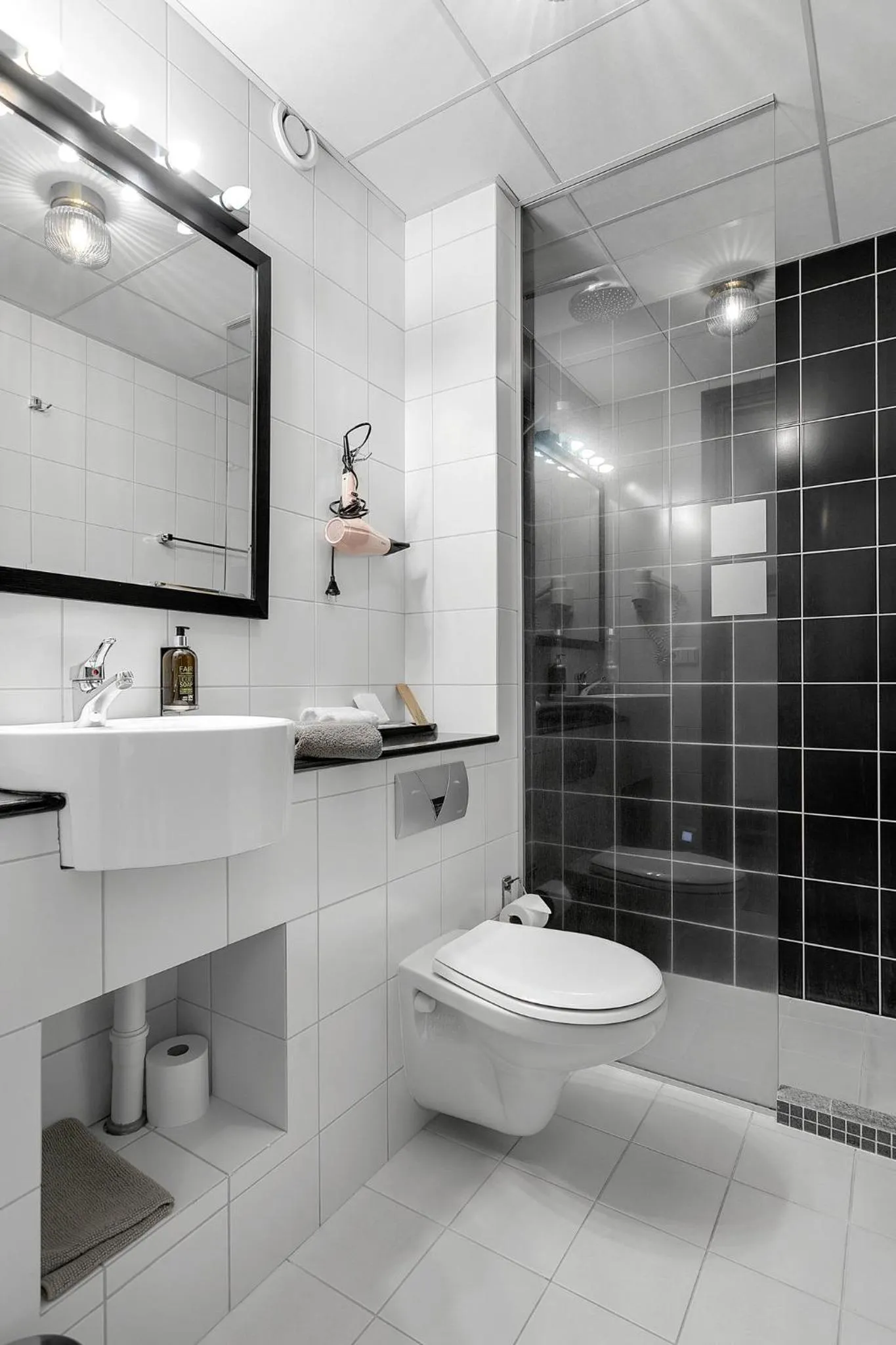 Bathroom in City Center Hotel