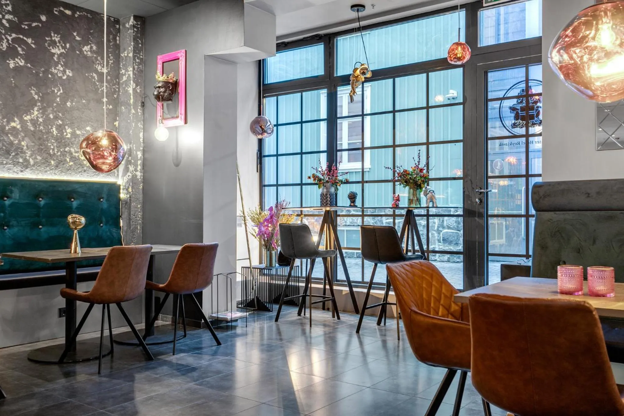 Lounge or bar in City Center Hotel