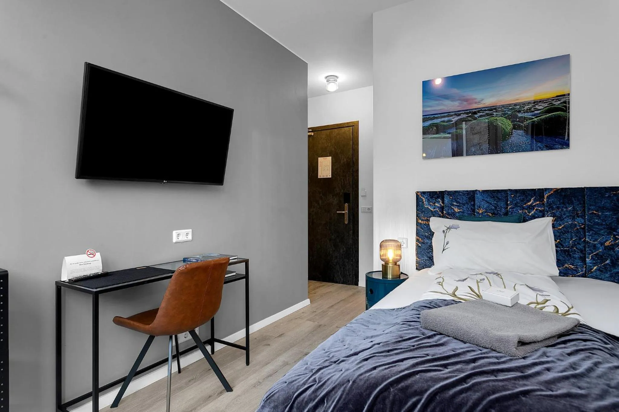 Bedroom, Bed in City Center Hotel