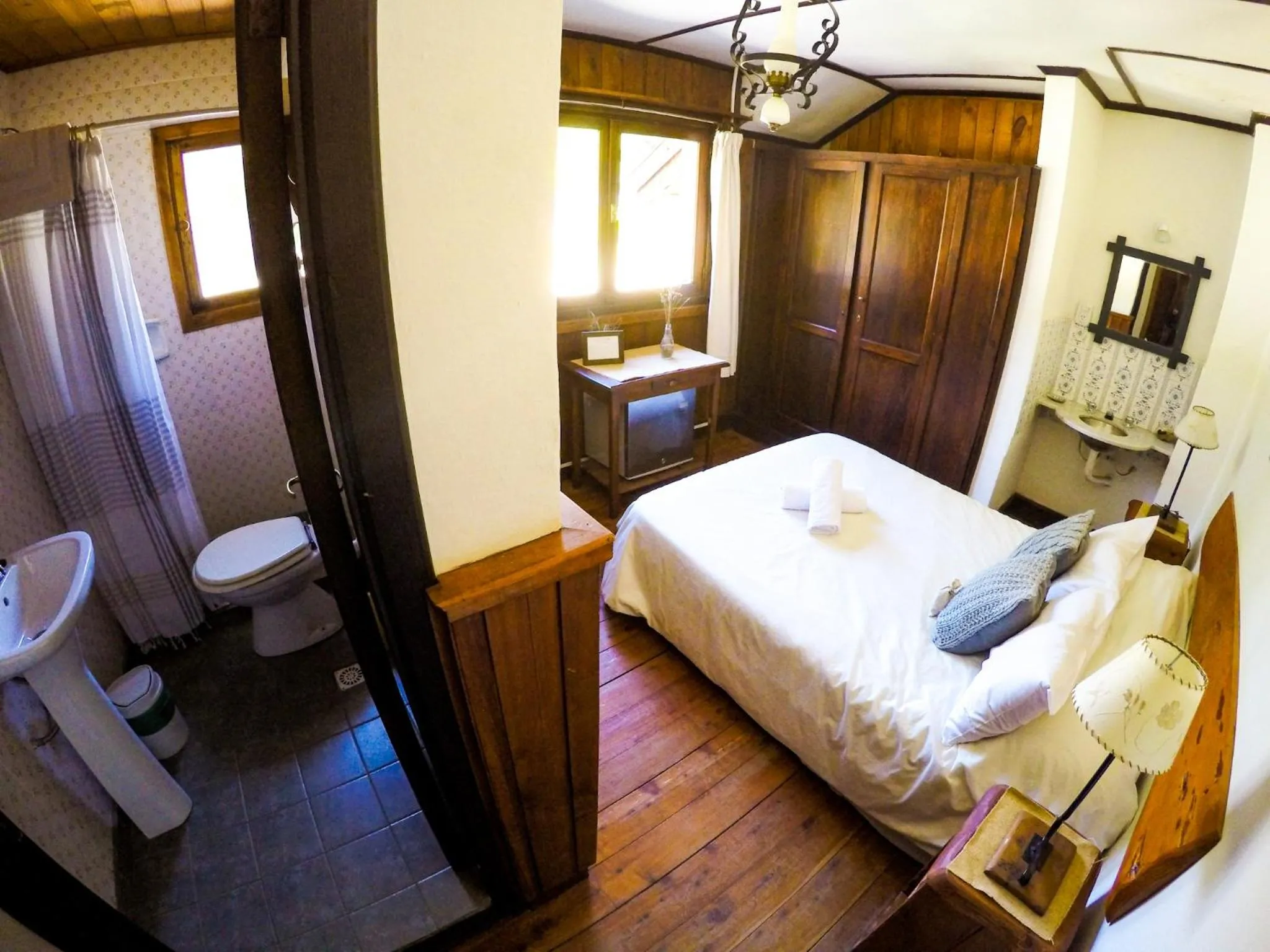 Bathroom, Bed in Hosteria Las Cartas