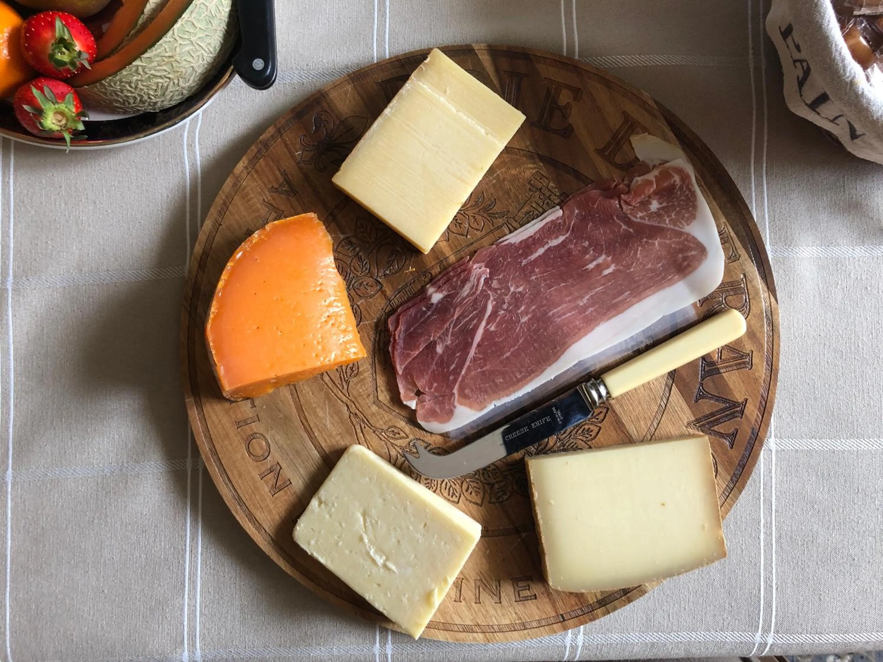 Breakfast in La Bicyclette Bleue