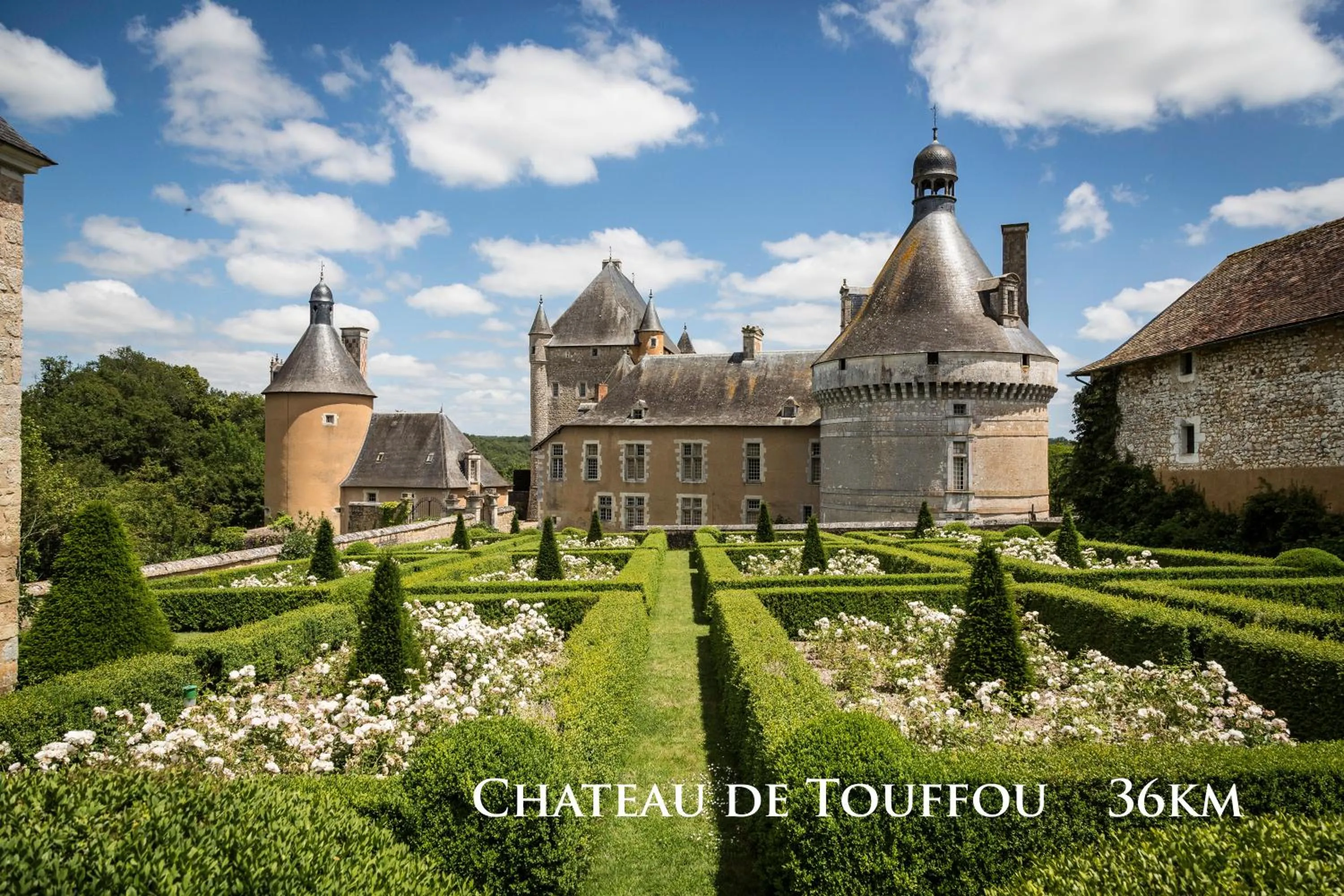 Nearby landmark in La Bicyclette Bleue