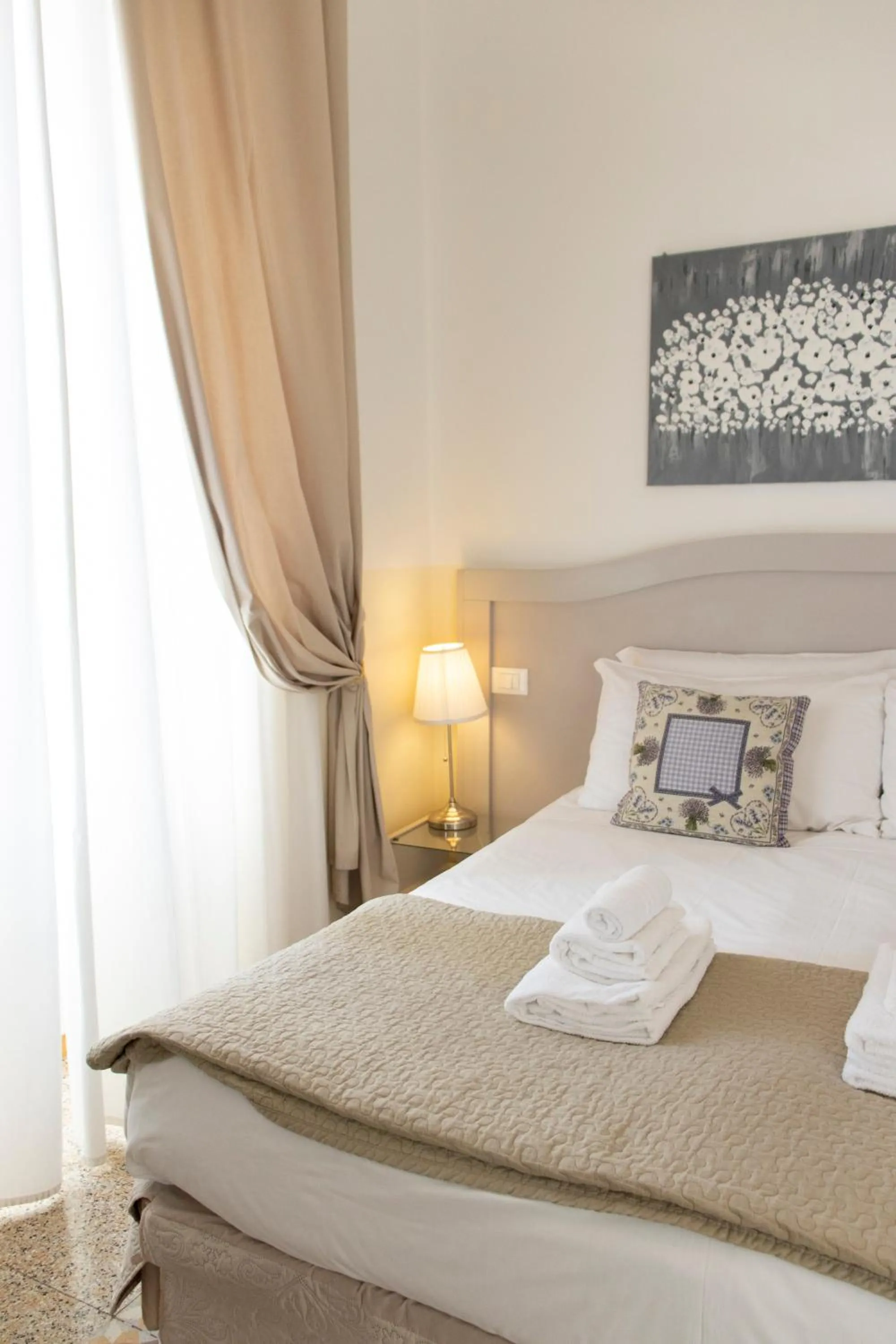 Bed in Biancorèroma B&B