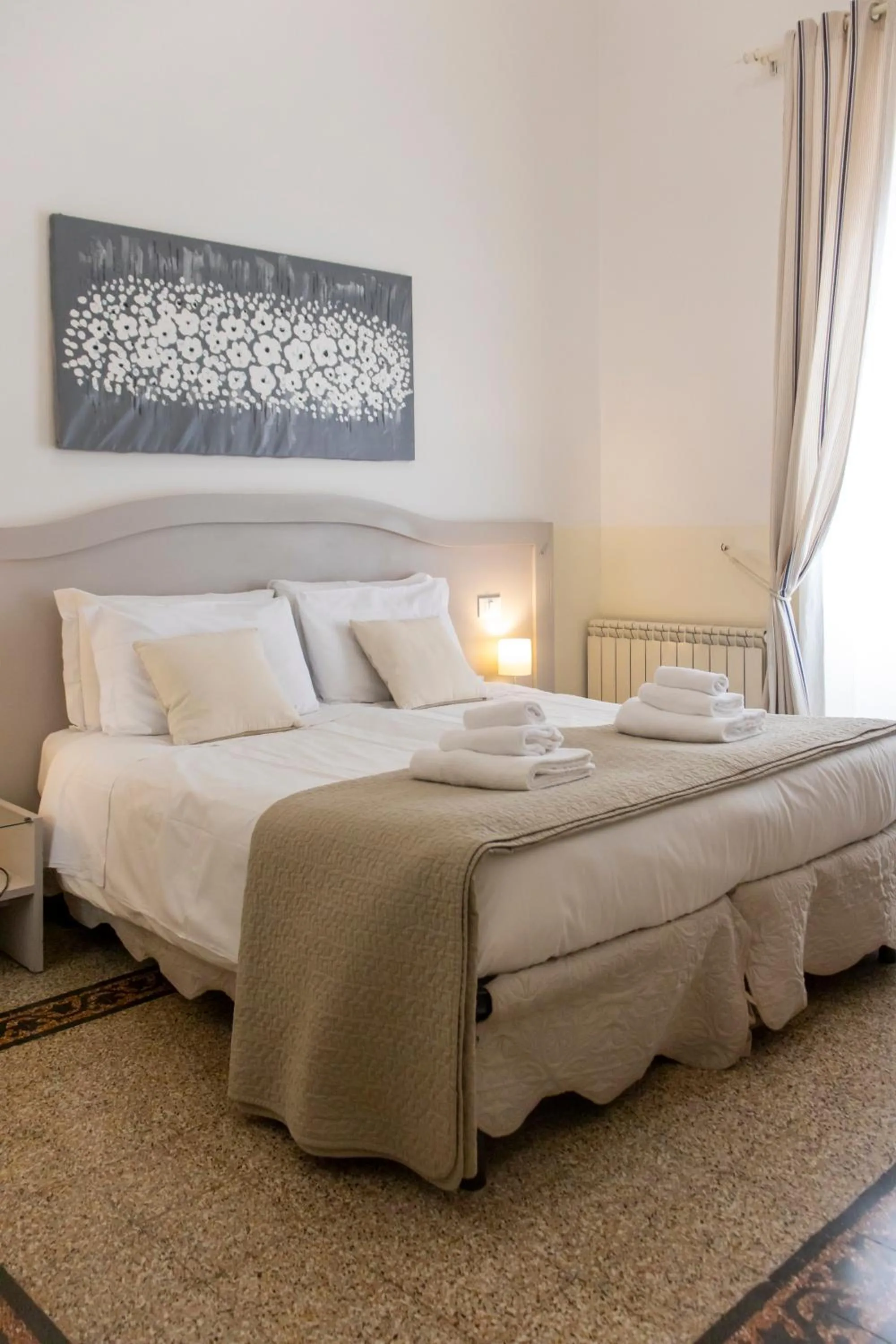 Photo of the whole room, Bed in Biancorèroma B&B