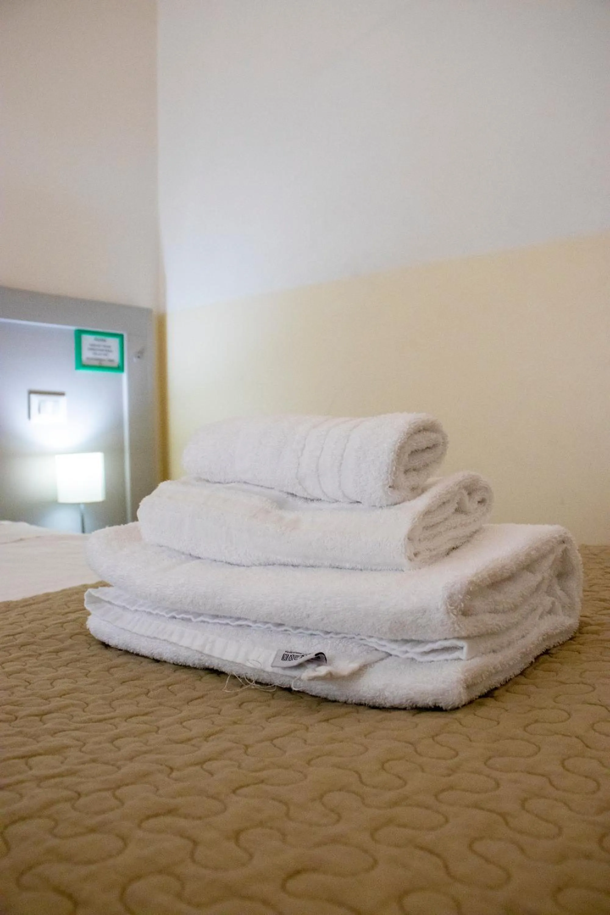 towels, Bed in Biancorèroma B&B