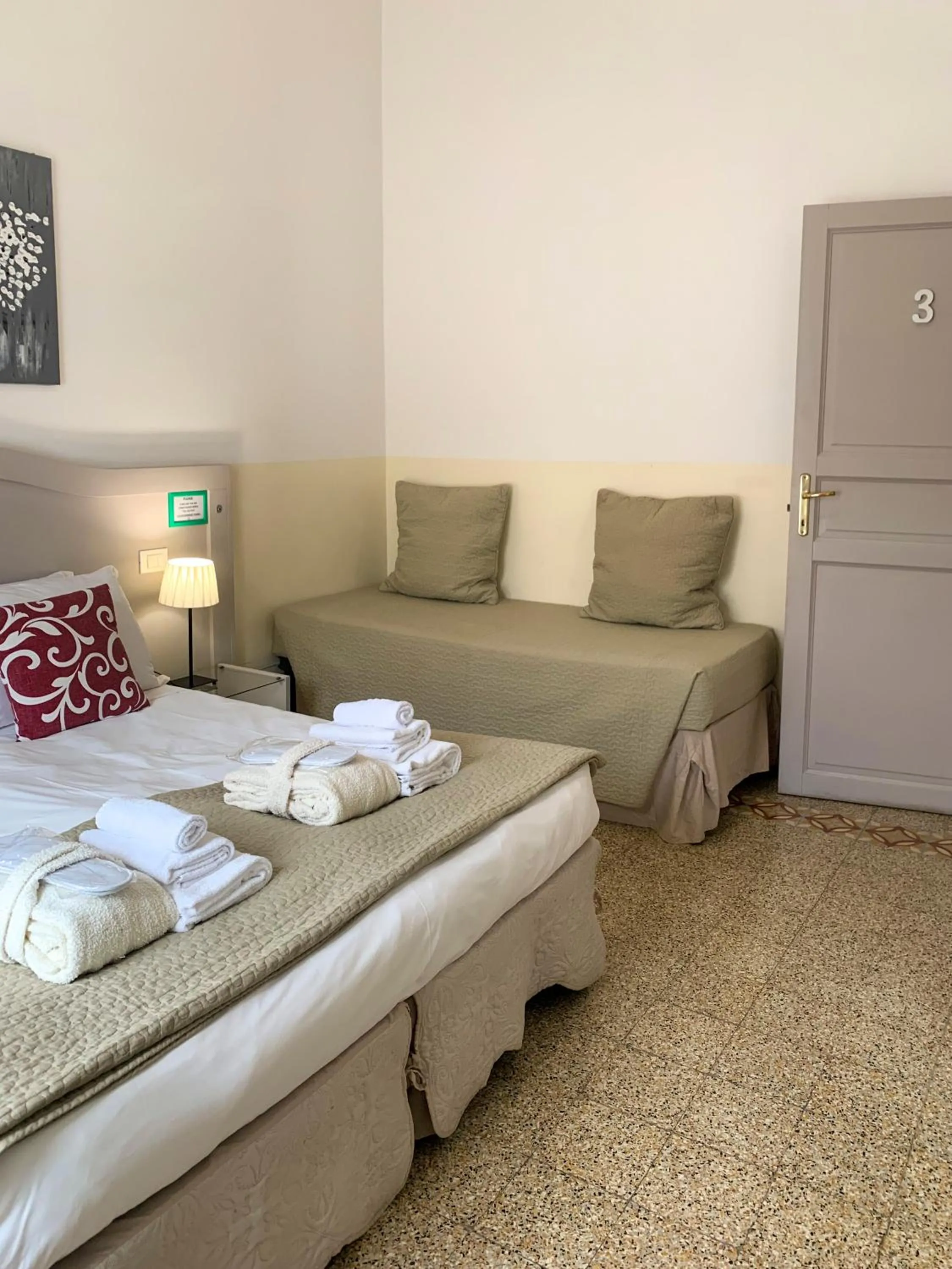 Bed in Biancorèroma B&B