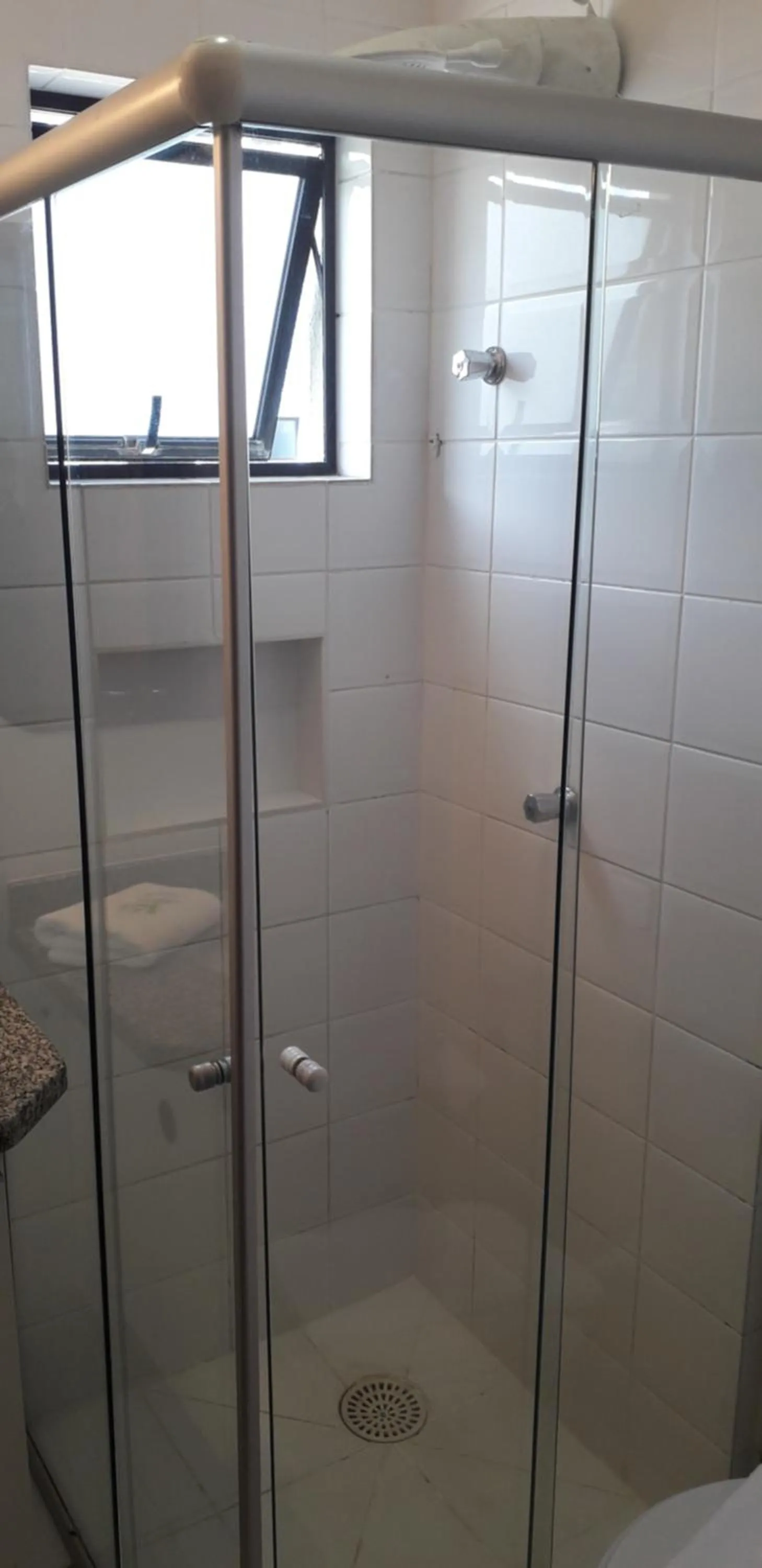 Shower in Hotel Jangada Flat