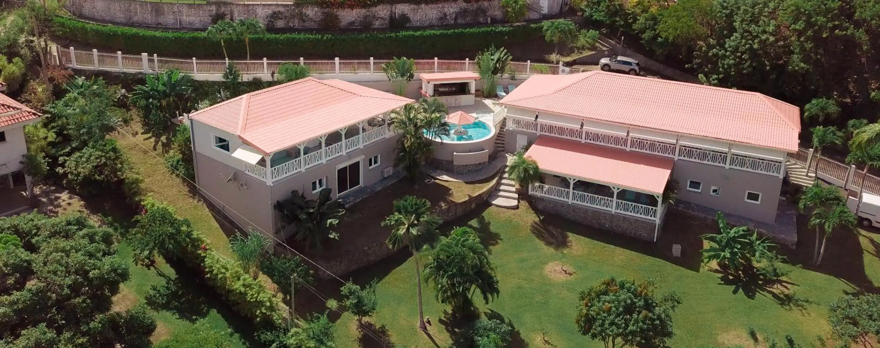 Property building in LES HAUTS DU CAP