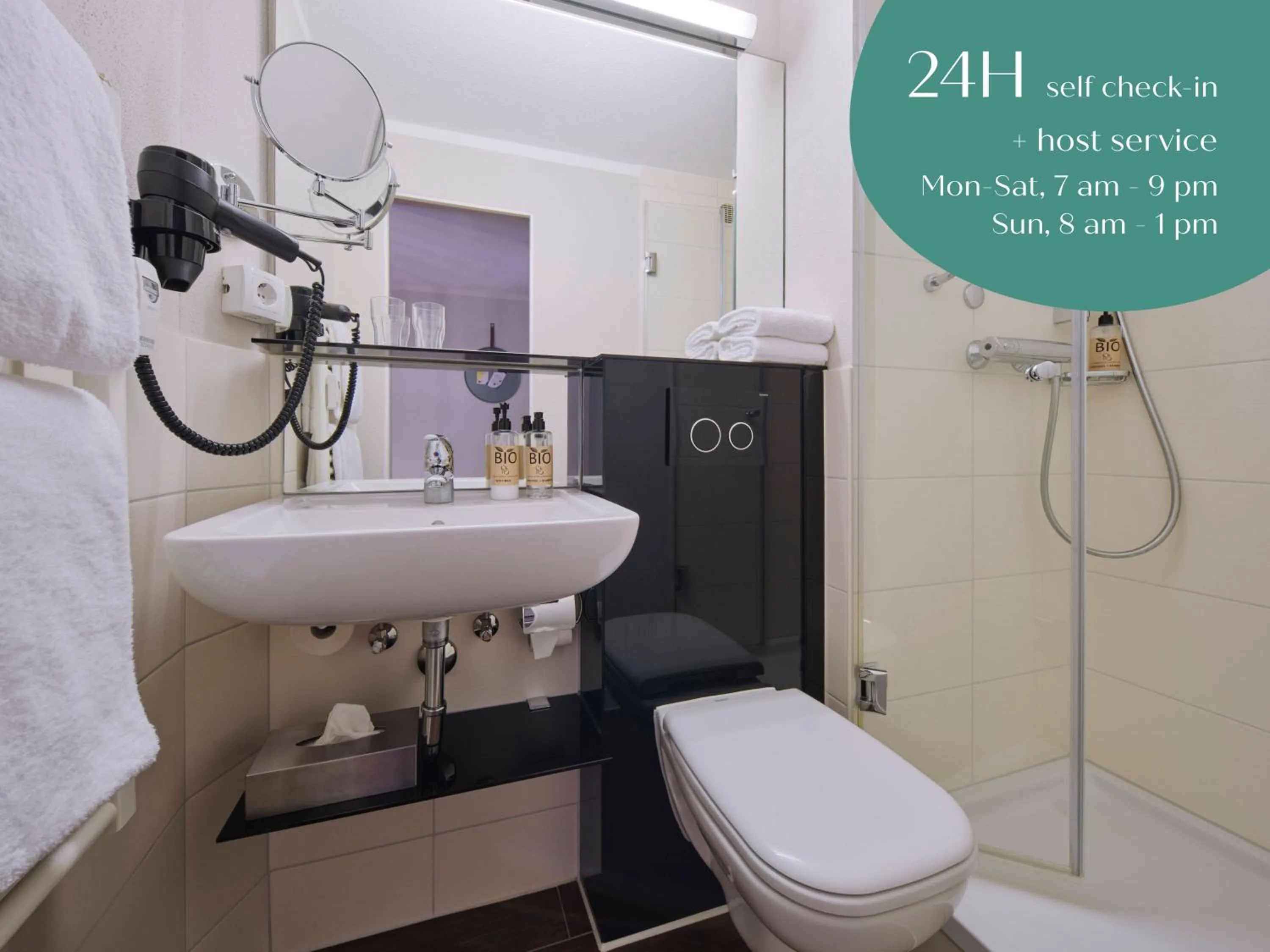 Shower in Classik Hotel Martinshof, Messe München