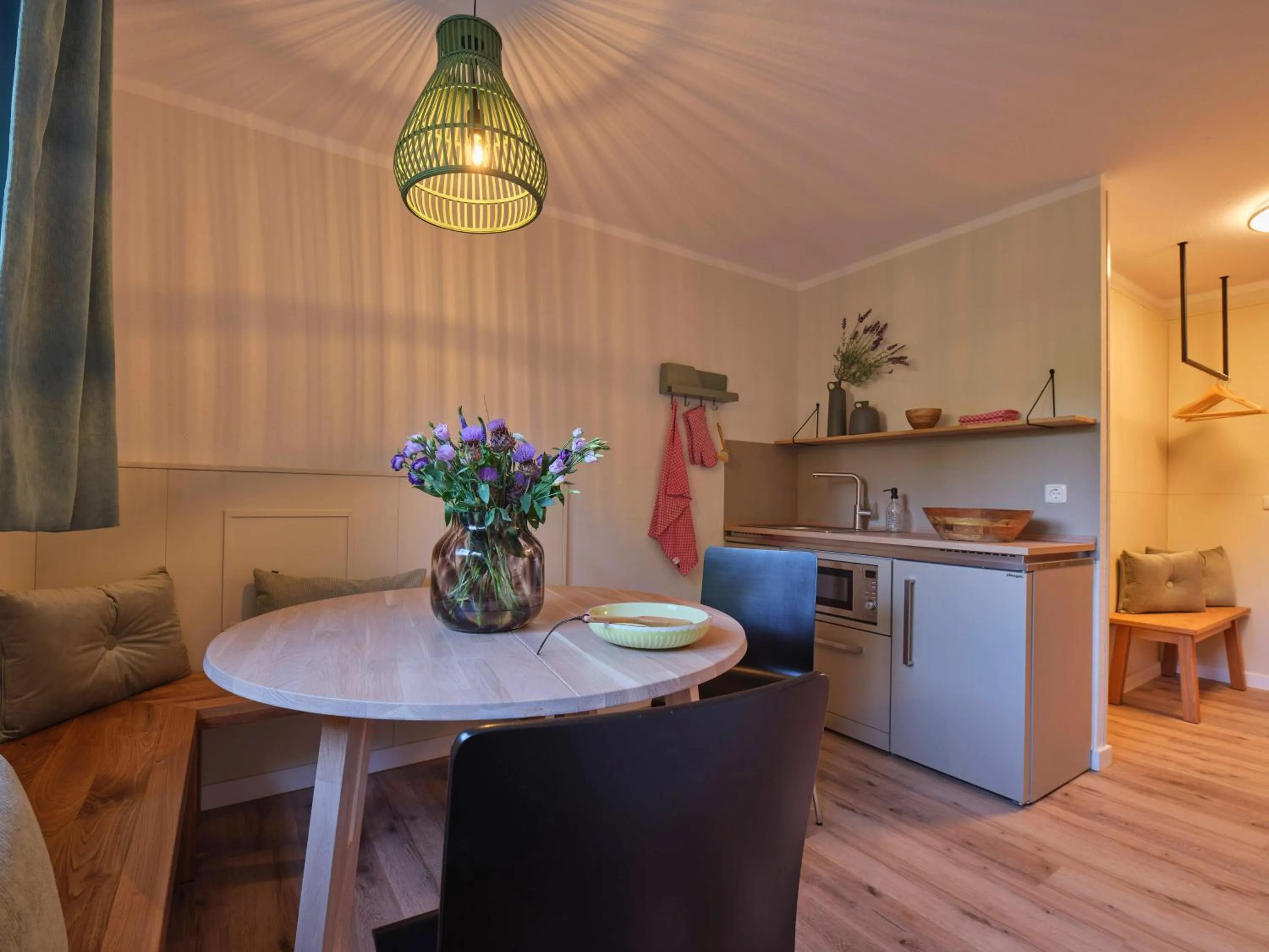 Kitchen or kitchenette in Classik Hotel Martinshof, Messe München