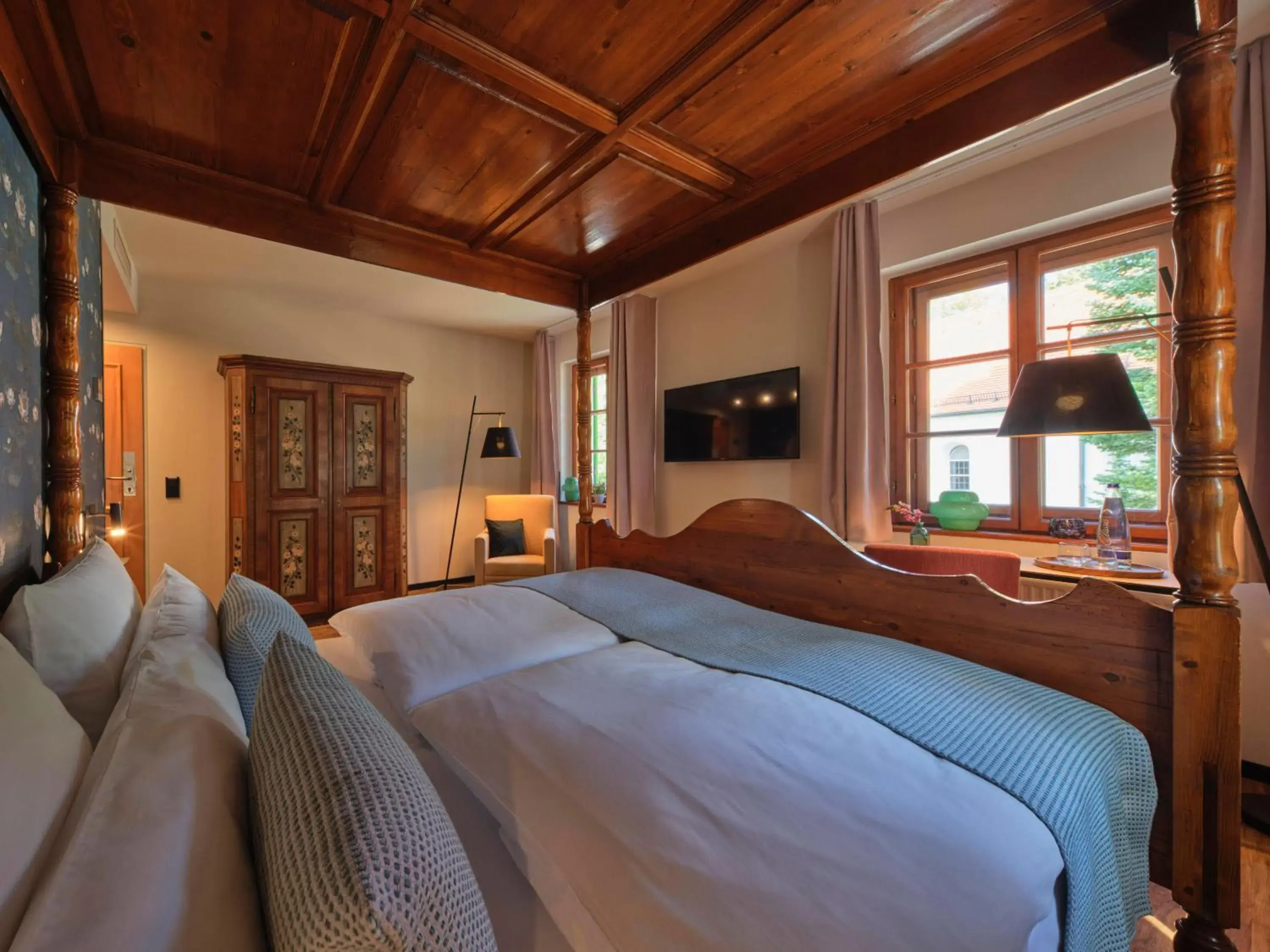 Bed in Classik Hotel Martinshof, Messe München Bed in Classik Hotel Martinshof, Messe München