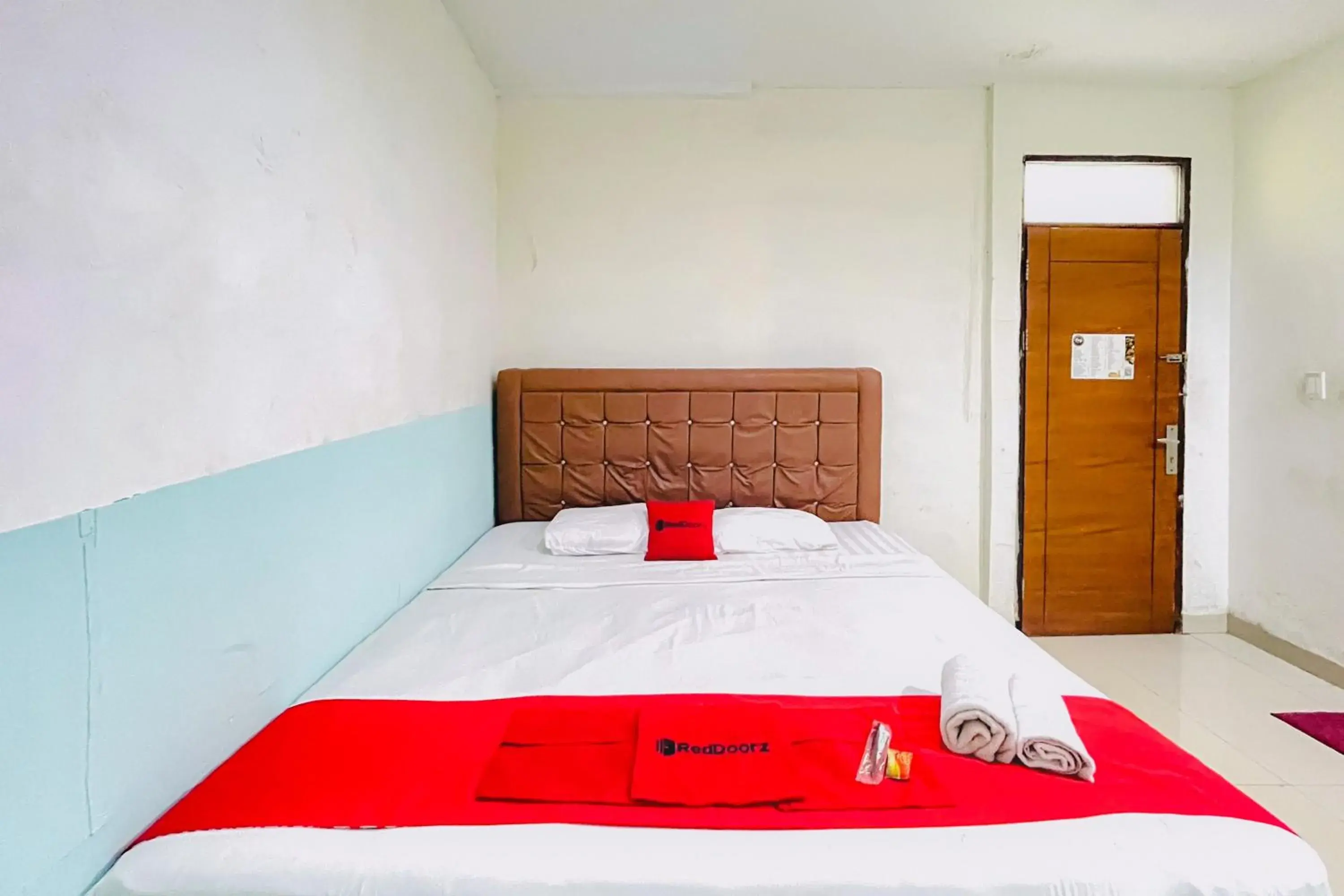 Bedroom, Bed in RedDoorz at STM Suite Medan Amplas Bedroom, Bed in RedDoorz at STM Suite Medan Amplas