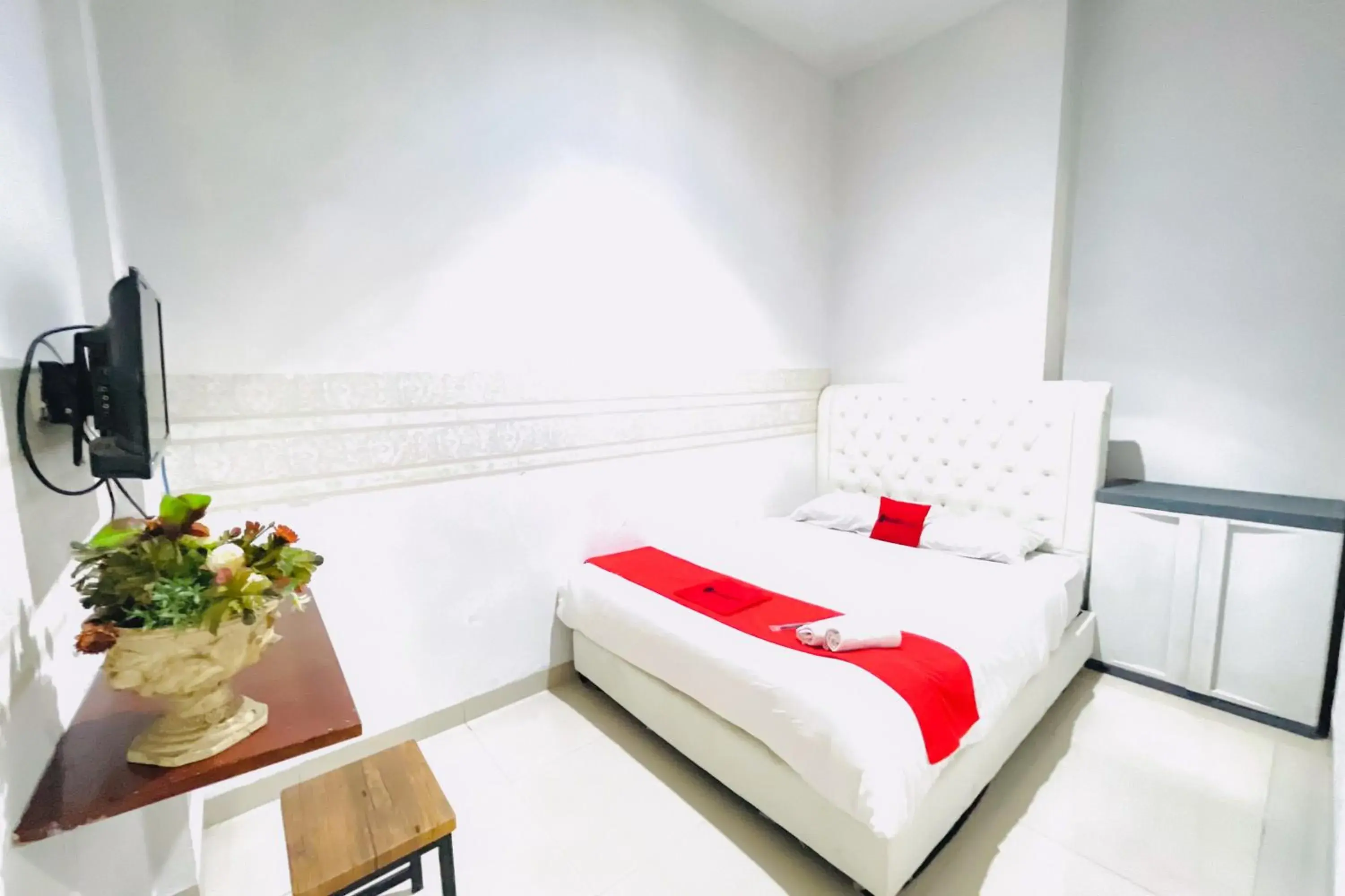 Bedroom, Bed in RedDoorz at STM Suite Medan Amplas Bedroom, Bed in RedDoorz at STM Suite Medan Amplas