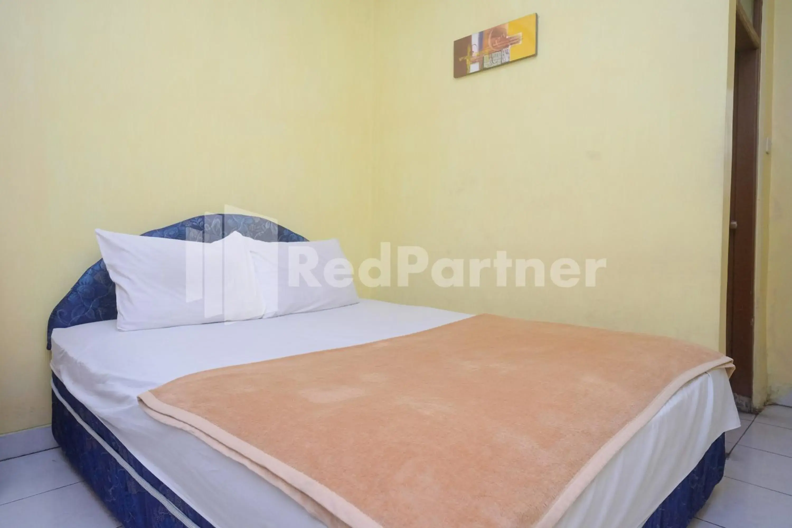 Standard Double Room in Hotel Sido Langgeng Tawangmangu Mitra RedDoorz Standard Double Room in Hotel Sido Langgeng Tawangmangu Mitra RedDoorz