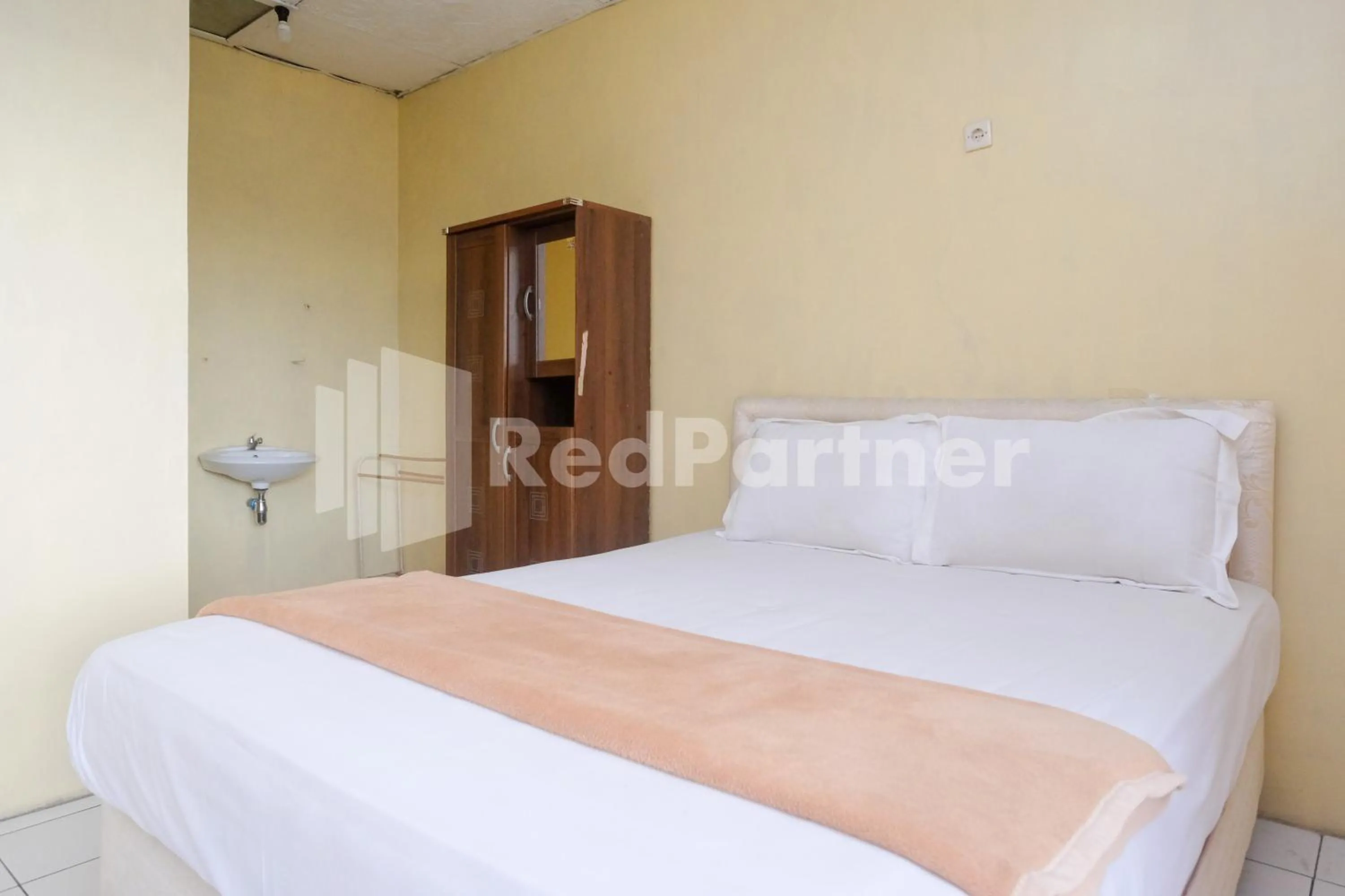 Superior Double Room in Hotel Sido Langgeng Tawangmangu Mitra RedDoorz