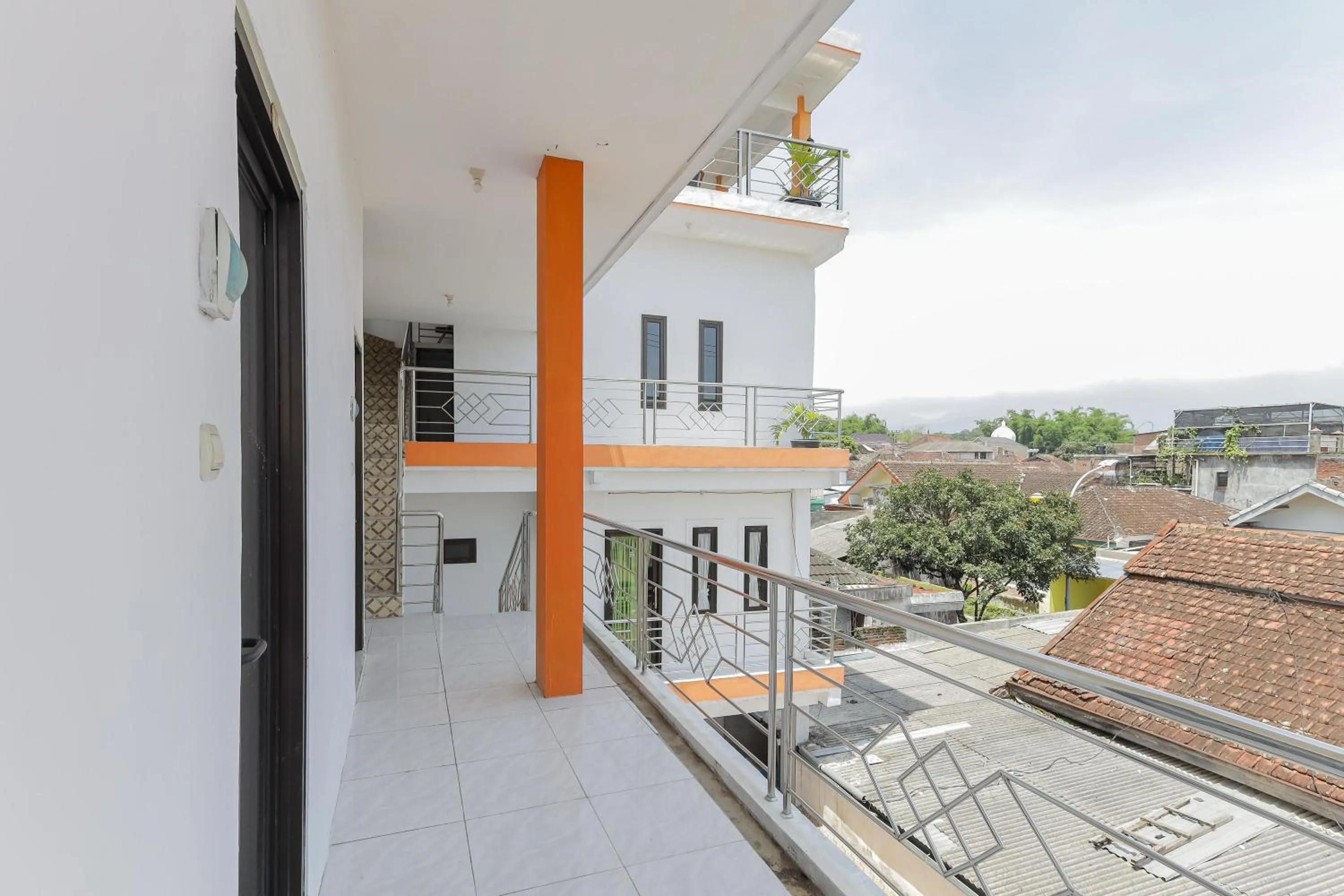 Property building in Urbanview Hotel Near Jatim Park 3 by RedDoorz