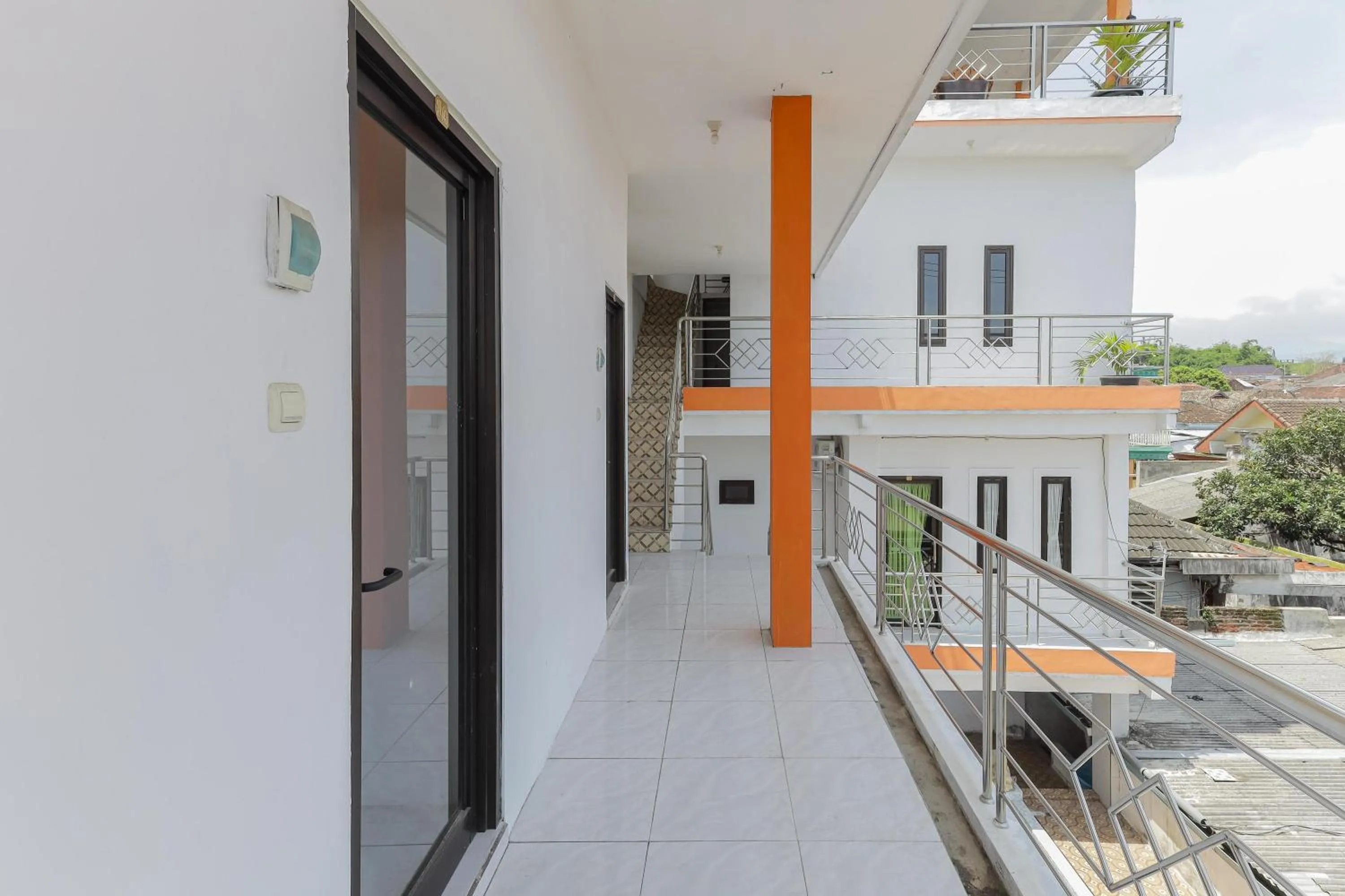 Property building in Urbanview Hotel Near Jatim Park 3 by RedDoorz