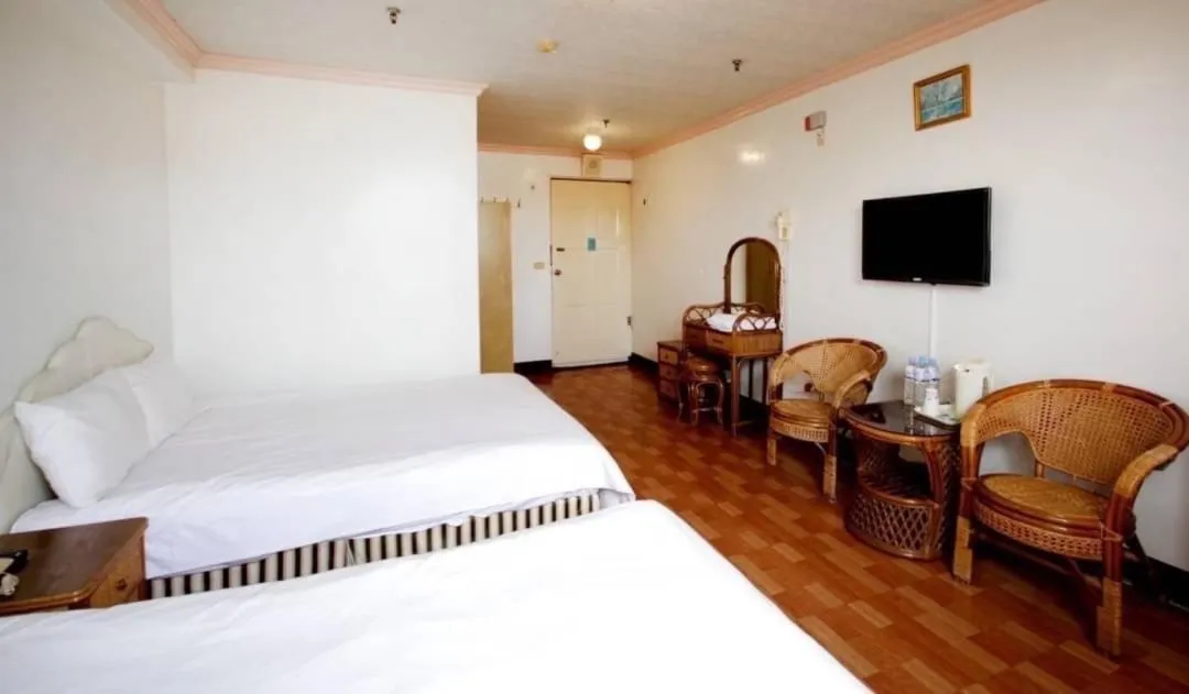 Photo of the whole room, Bed in Kenting Maldives Hotspring Hotel