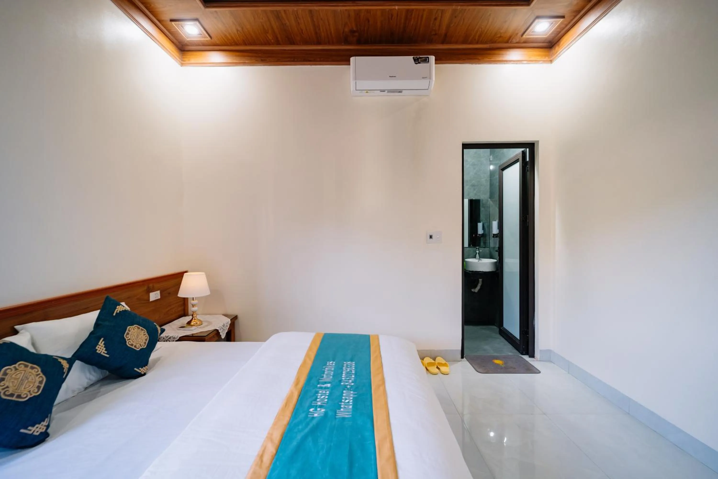 Bed in HG Hostel provide Tours & Motorbikes