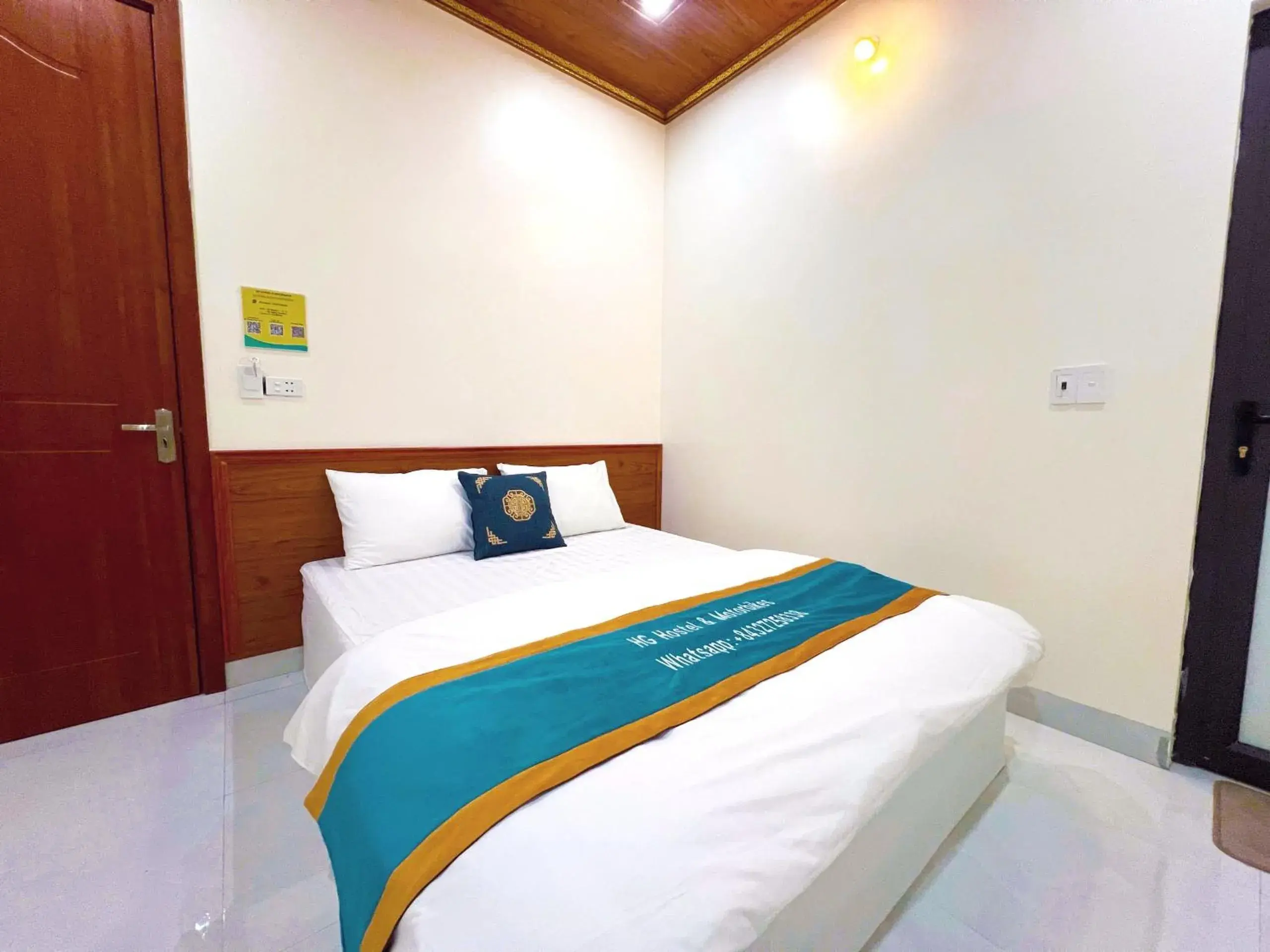 Double Room in HG Hostel provide Tours & Motorbikes Double Room in HG Hostel provide Tours & Motorbikes