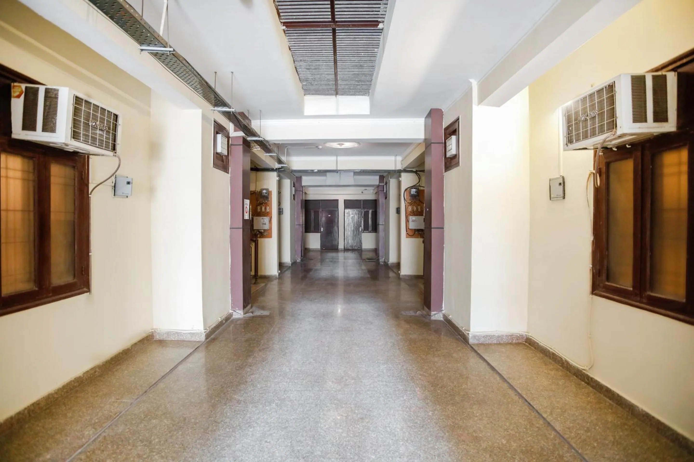 Lobby or reception in Hotel O Av Residency Near Botanic Garden Of Indian Republic