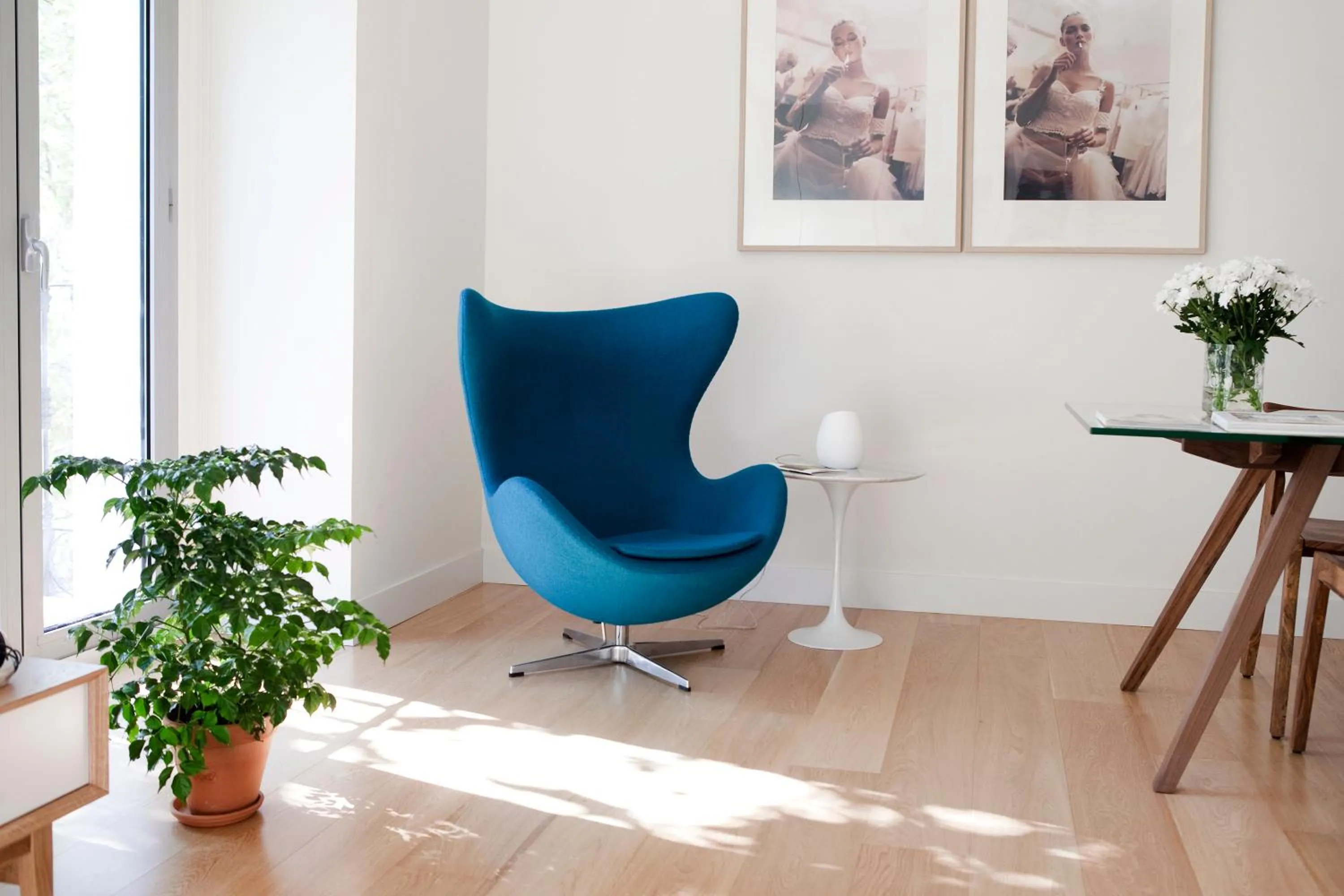 Living room in 60 Balconies Art