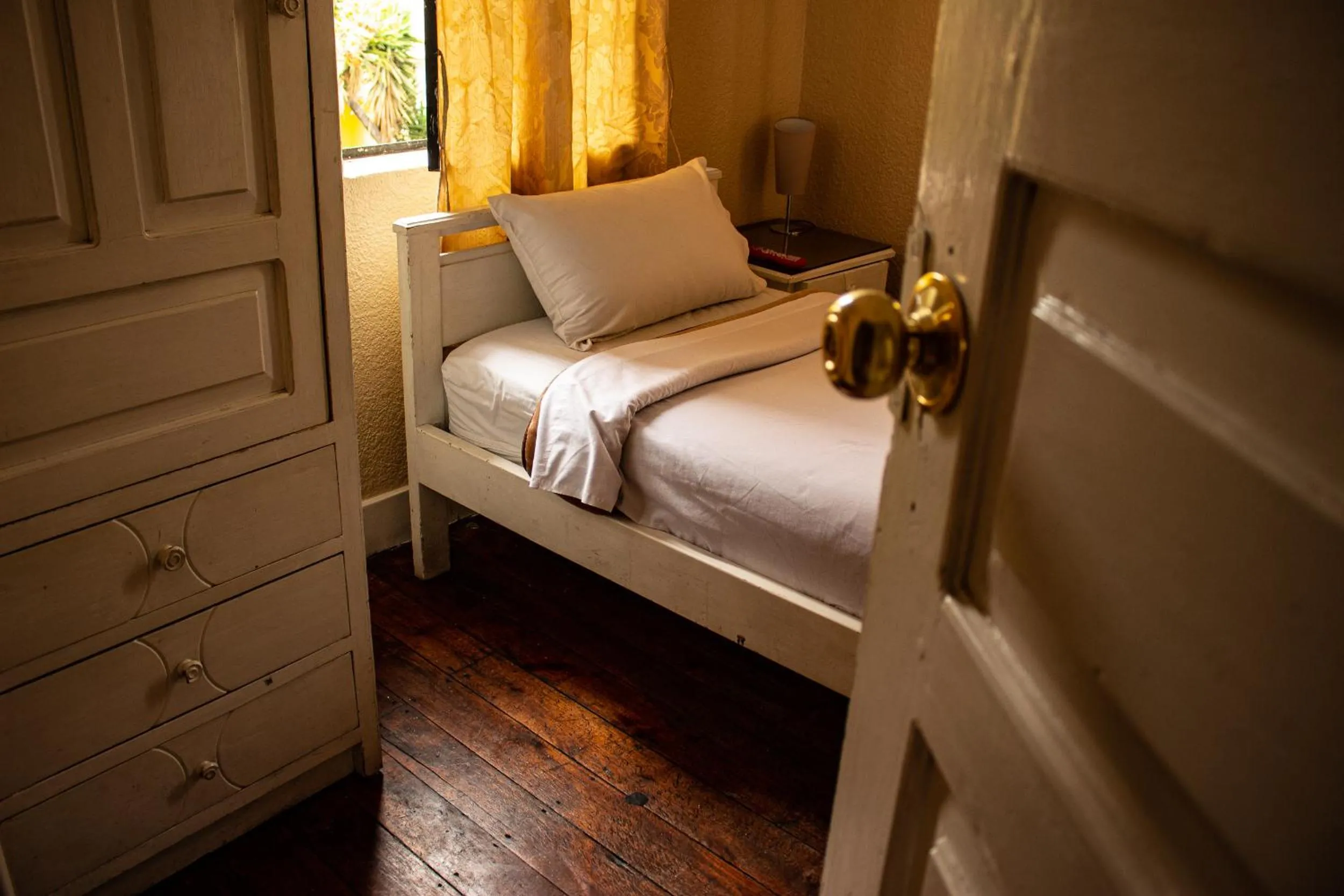 Bed in Hostal Loro Verde