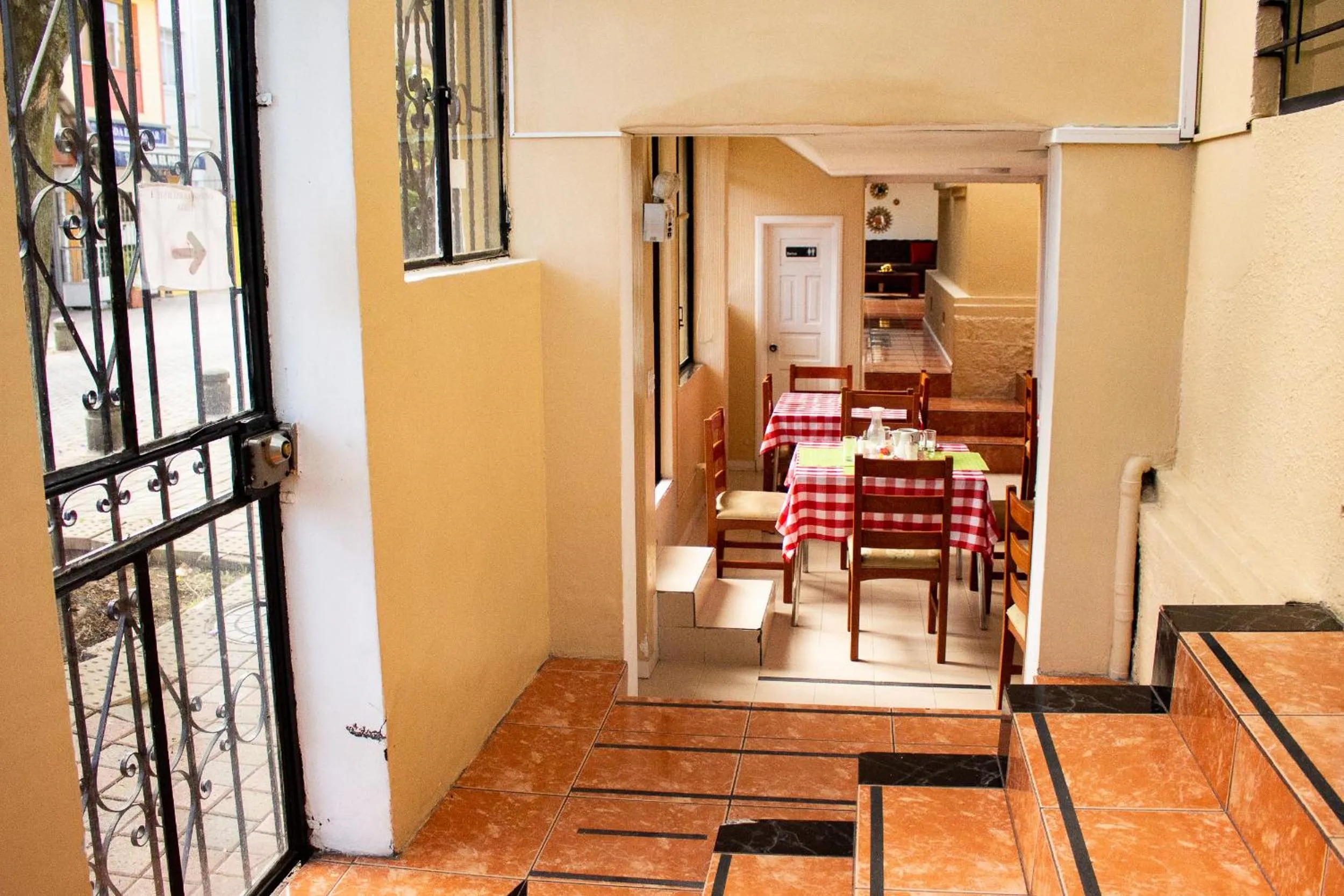 Dining area in Hostal Loro Verde