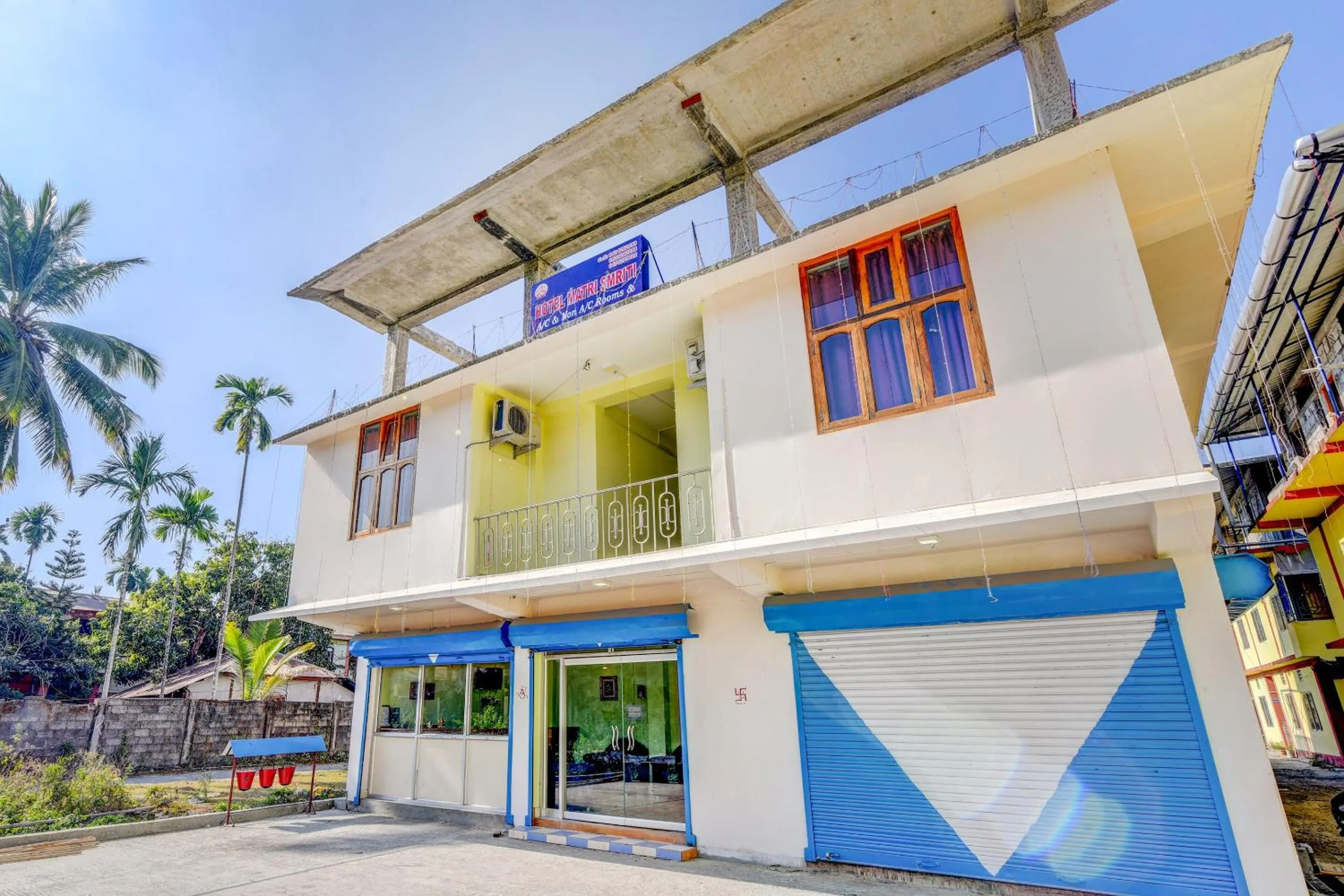 Facade/entrance in Hotel O Matri Smriti